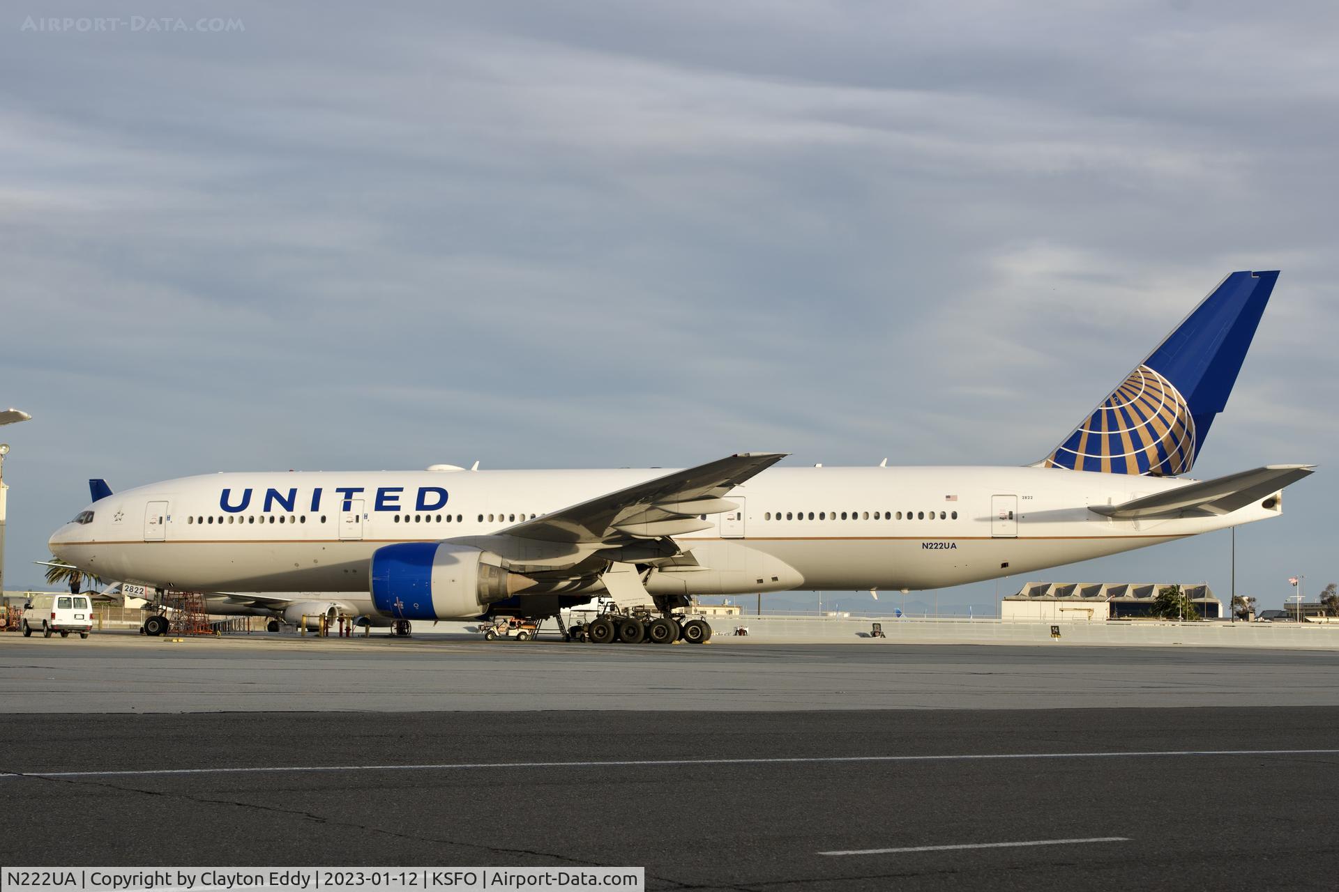N222UA, 2001 Boeing 777-222 C/N 30553, SFO 2023.