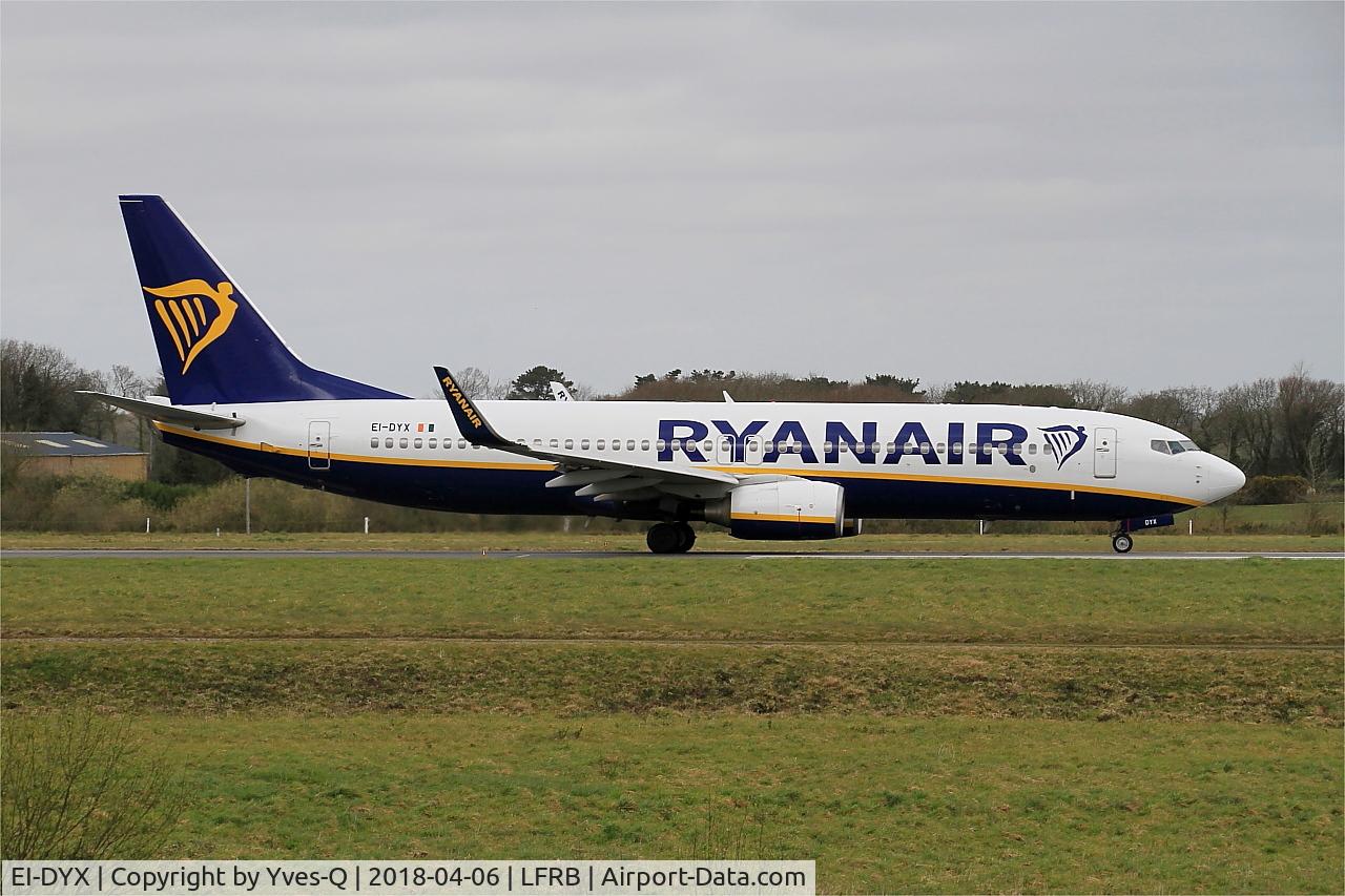 EI-DYX, 2008 Boeing 737-8AS C/N 37517, Boeing 737-8AS, Taxiing rwy 25L, Brest-Bretagne airport (LFRB-BES)