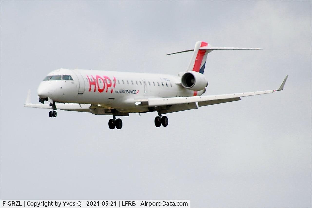 F-GRZL, 2006 Bombardier CRJ-700 (CL-600-2C10) Regional Jet C/N 10245, Bombardier CRJ-700, On final Rwy 25L, Brest-Bretagne Airport (LFRB-BES)