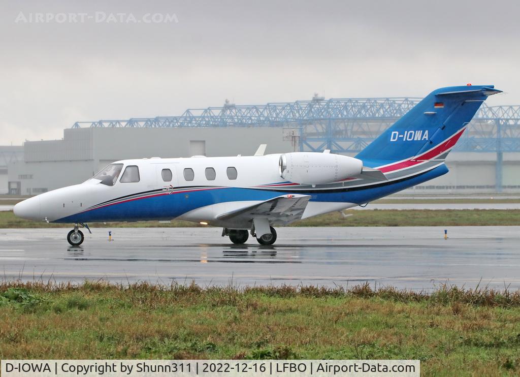 D-IOWA, 2006 Cessna 525 CitationJet CJ1+ C/N 525-0624, Taxiing to the General Aviation area after landing rwy 32L
