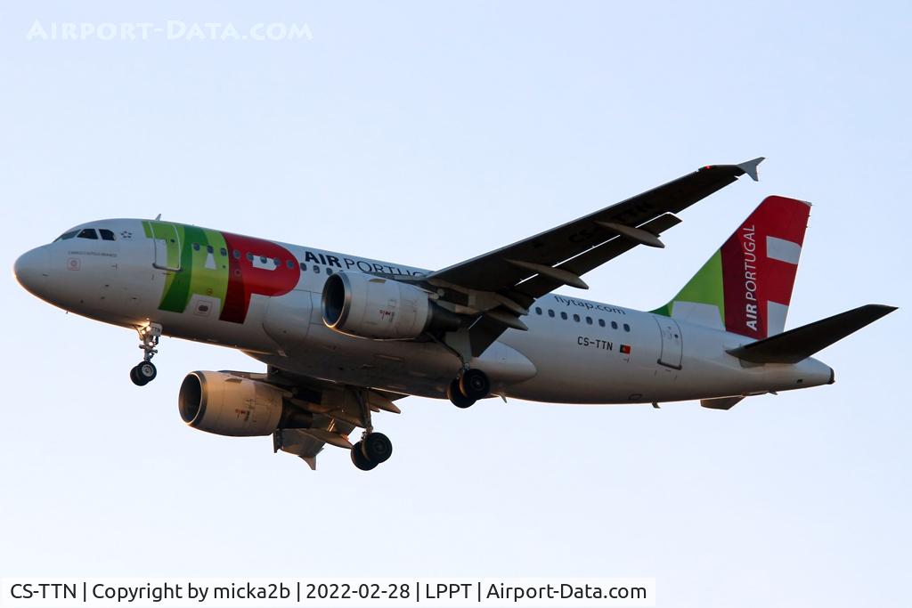 CS-TTN, 1999 Airbus A319-111 C/N 1120, Landing