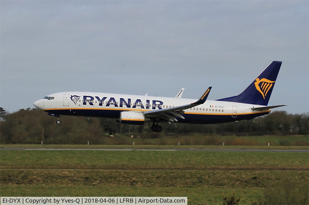 EI-DYX, 2008 Boeing 737-8AS C/N 37517, Boeing 737-8AS, Landing rwy 25L Brest-Bretagne airport (LFRB-BES)
