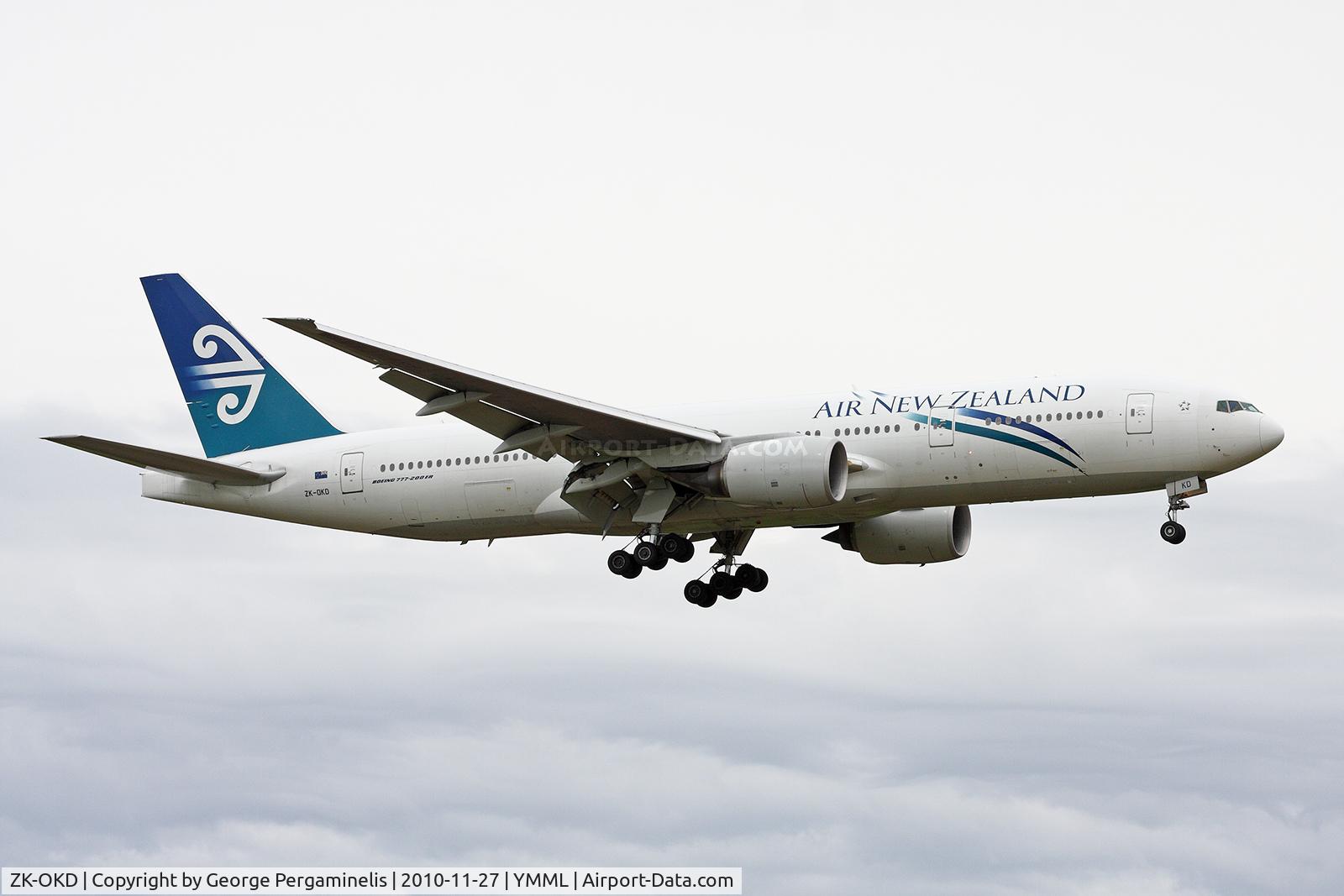 ZK-OKD, 2006 Boeing 777-219/ER C/N 29401, Final, runway 16.