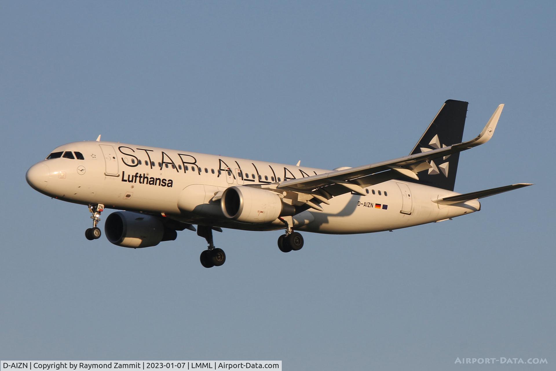 D-AIZN, 2012 Airbus A320-214 C/N 5425, A320 D-AIZN Star Alliance Lufthansa
