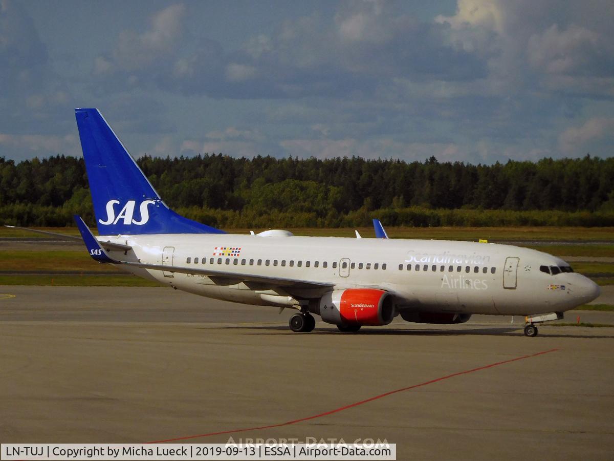 LN-TUJ, 2001 Boeing 737-705 C/N 29095, At Arlanda