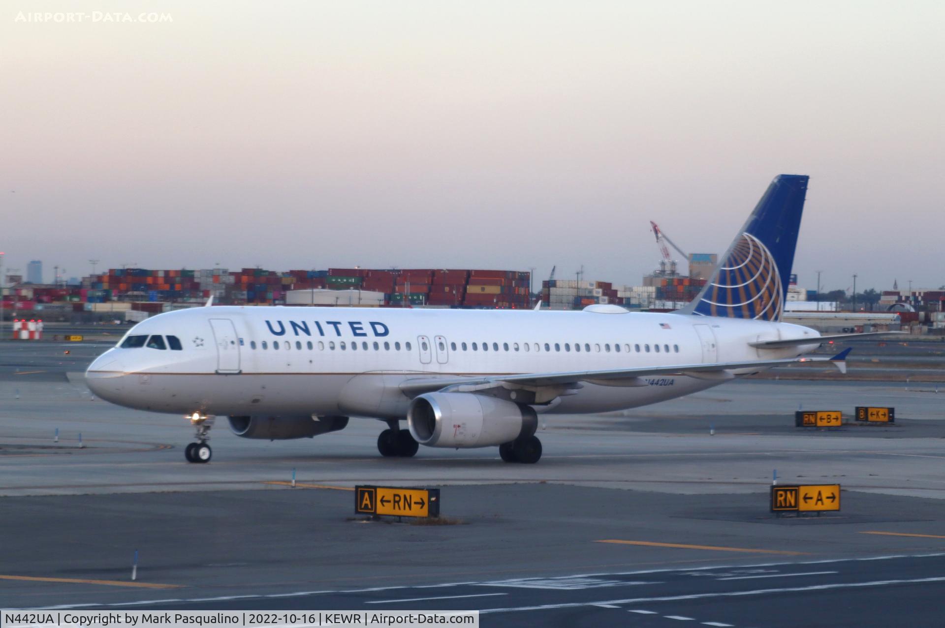 N442UA, 1998 Airbus A320-232 C/N 780, Airbus A320-232