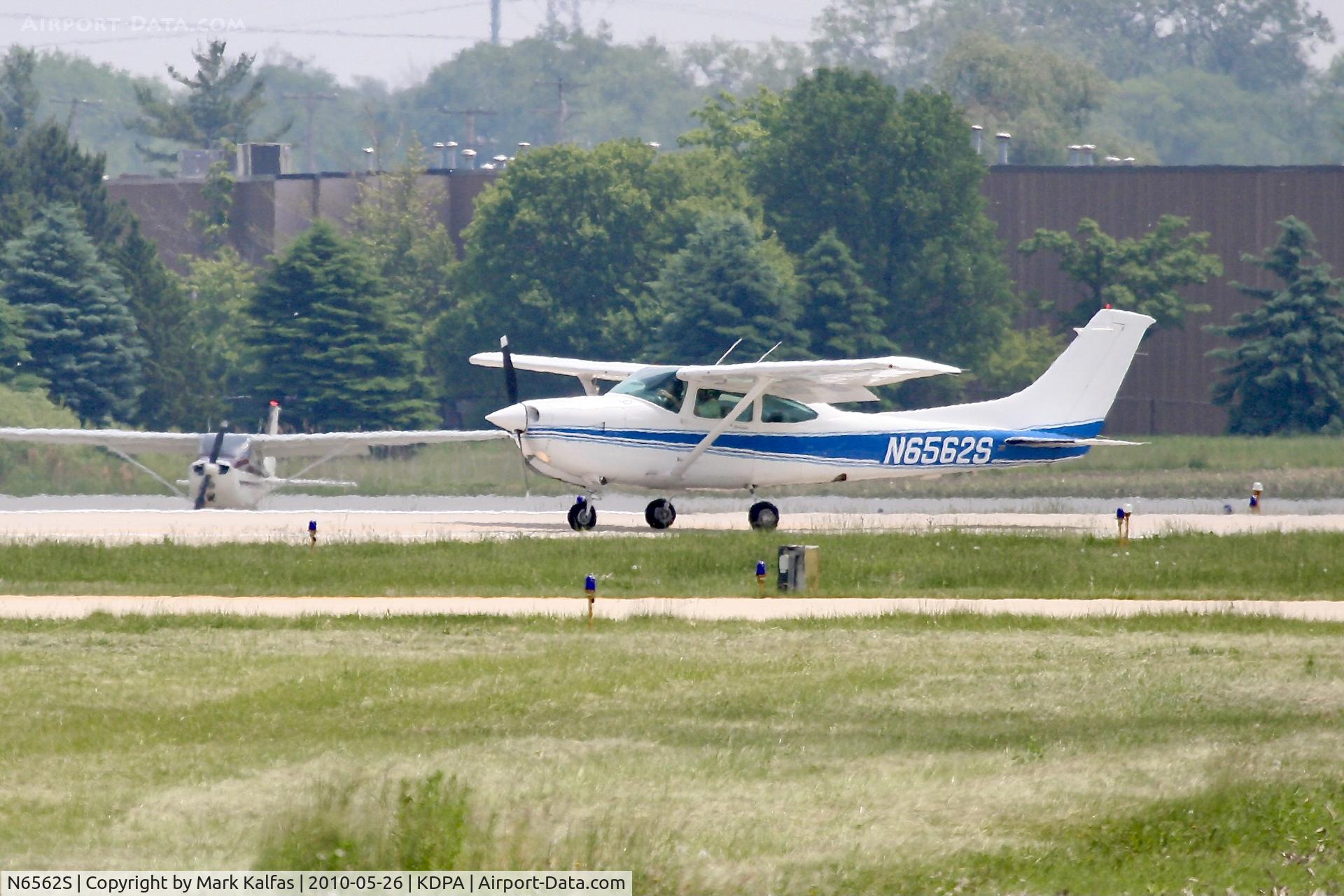 N6562S, 1981 Cessna R182 Skylane RG C/N R18201691, Cessna R182 Skylane, N6562S at DPA