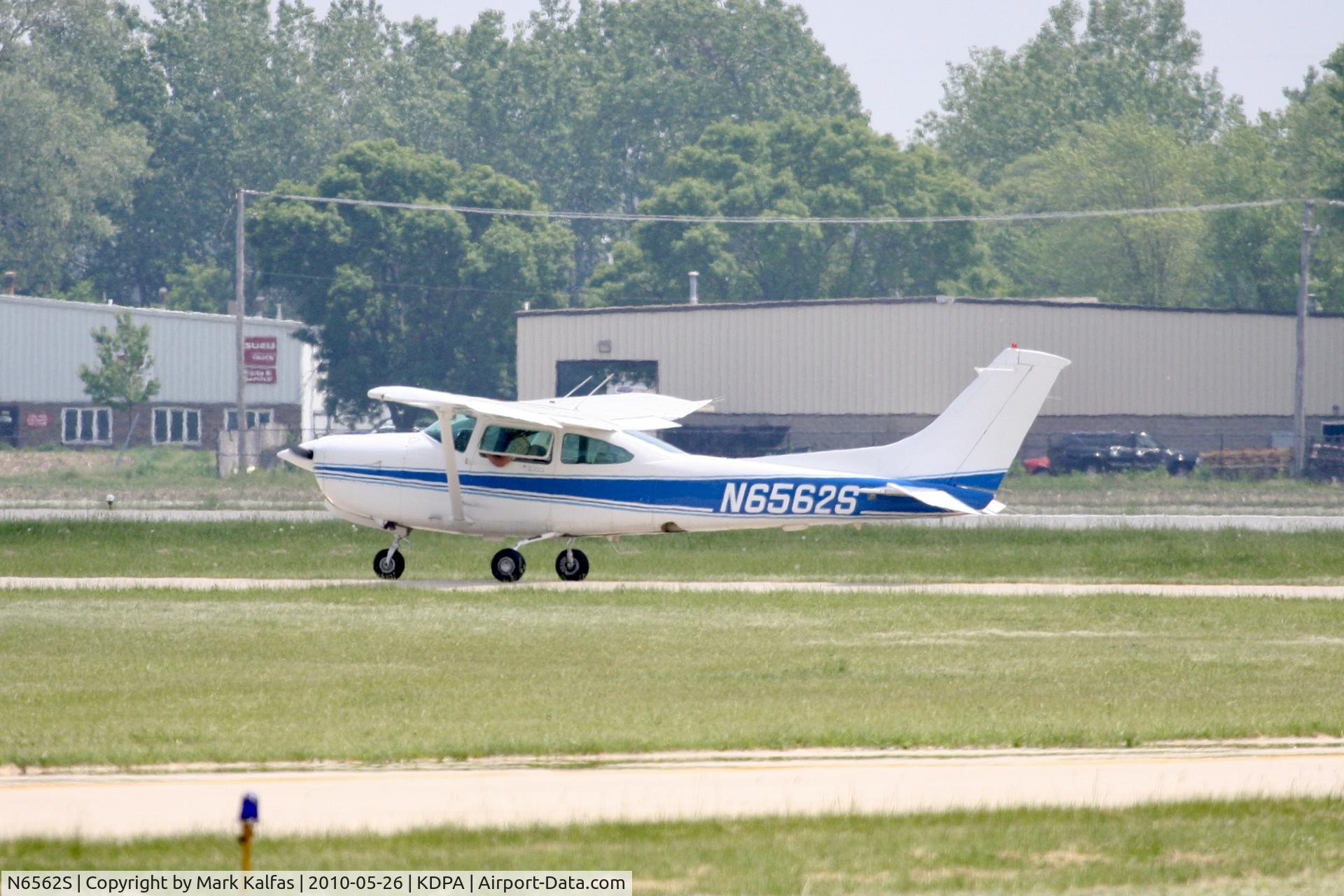 N6562S, 1981 Cessna R182 Skylane RG C/N R18201691, Cessna R182 Skylane, N6562S at DPA