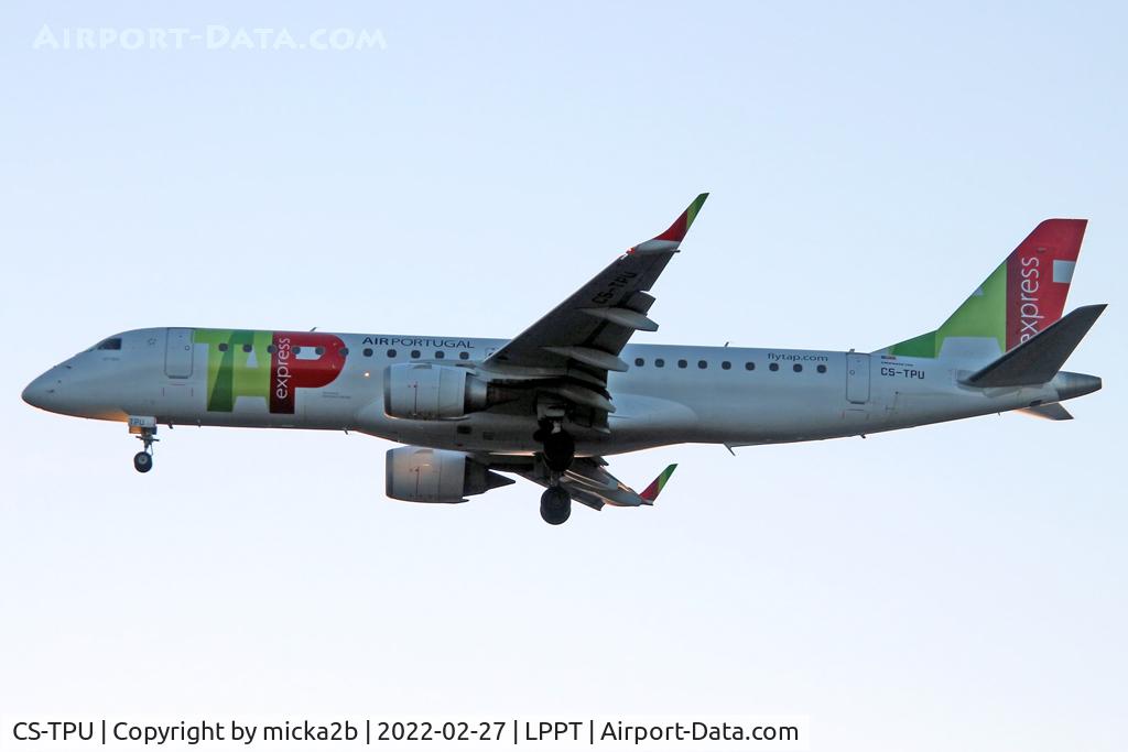 CS-TPU, 2011 Embraer 190LR (ERJ-190-100LR) C/N 19000506, Landing