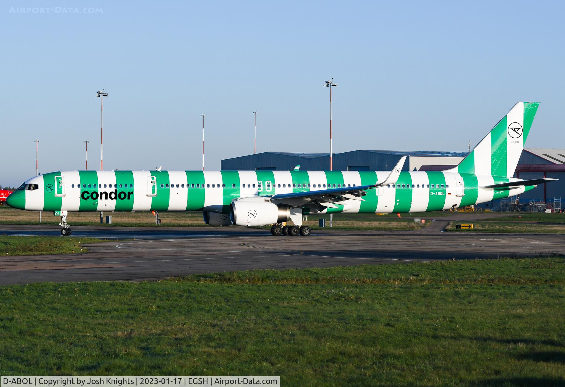 D-ABOL, 2000 Boeing 757-330 C/N 29021, Departing After Respray Into The New Condor Livery.