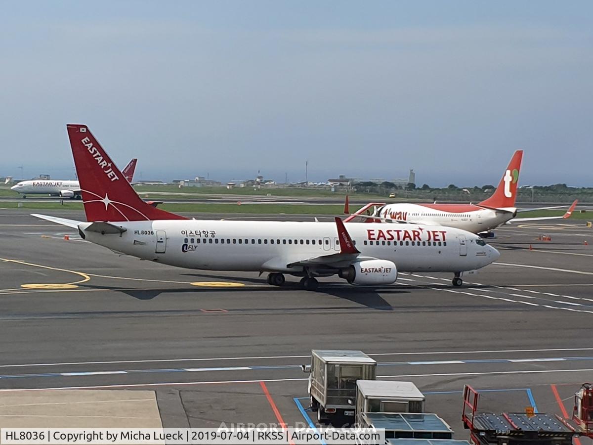 HL8036, 2001 Boeing 737-86N C/N 28655, At Gimpo