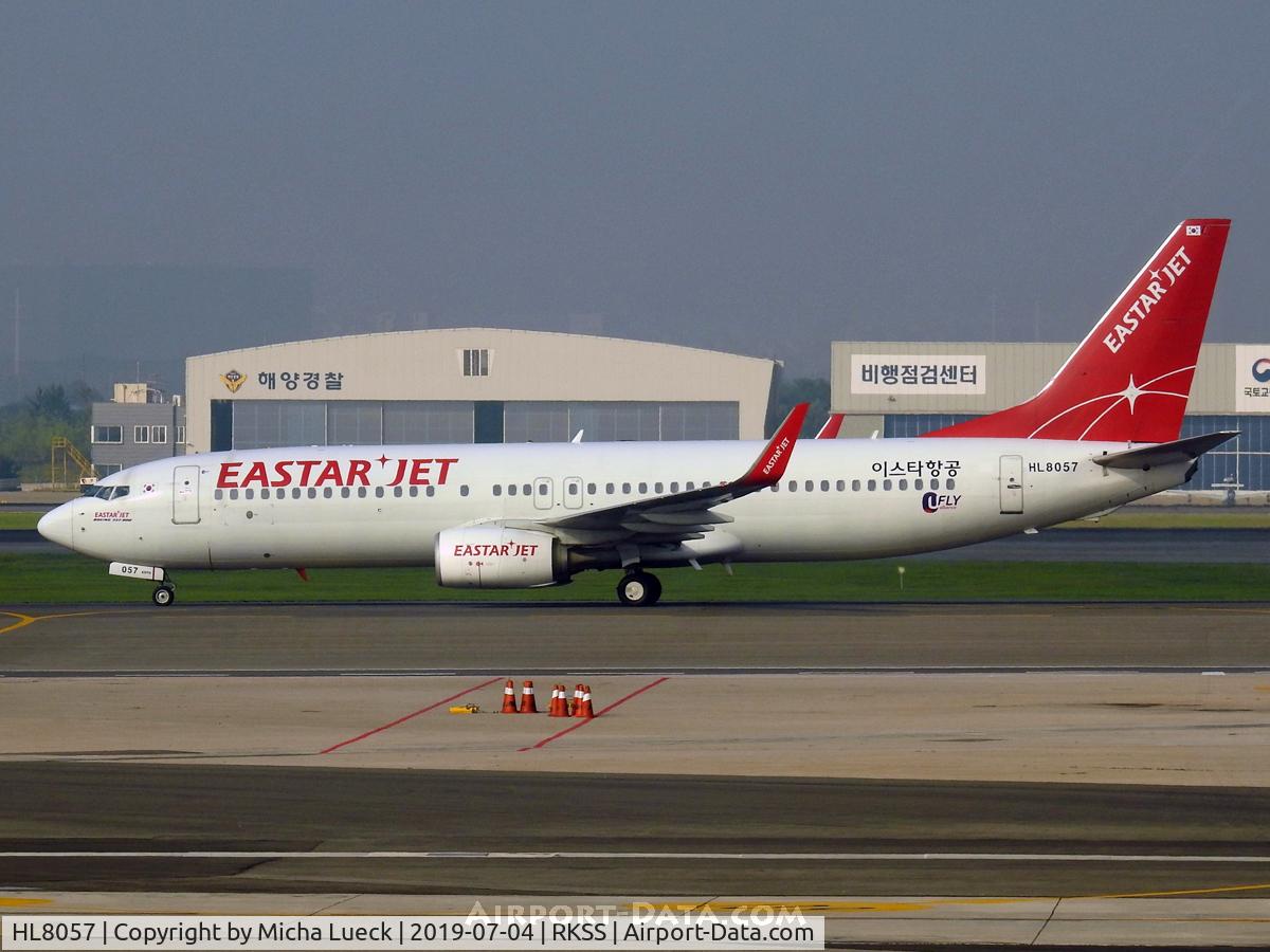 HL8057, 2012 Boeing 737-86J C/N 37767, At Gimpo