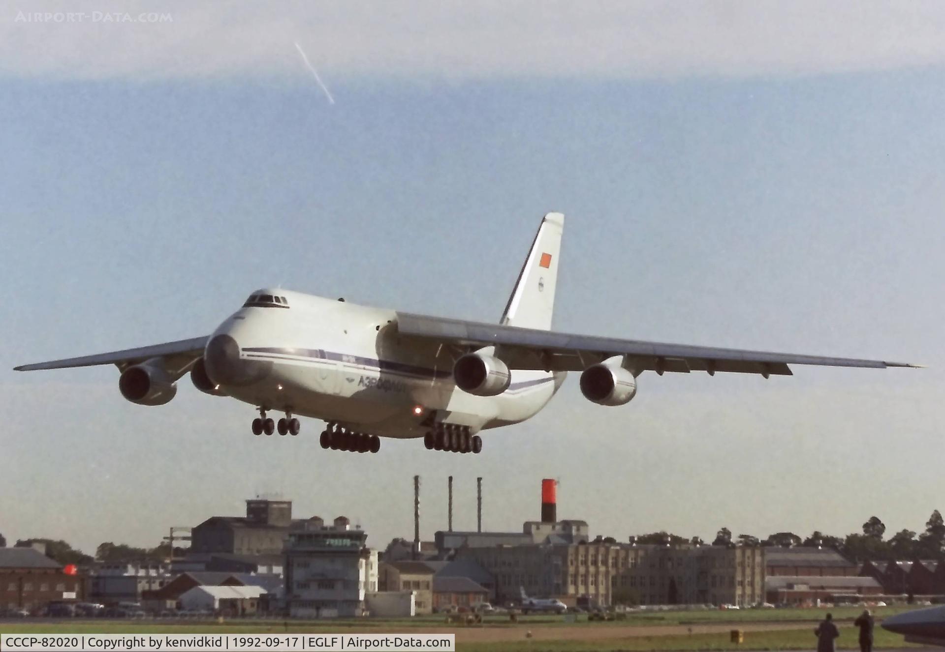 CCCP-82020, 1987 Antonov An-124 Ruslan C/N 19530502001, On finals to Farnborough after the 1992 Air Show.