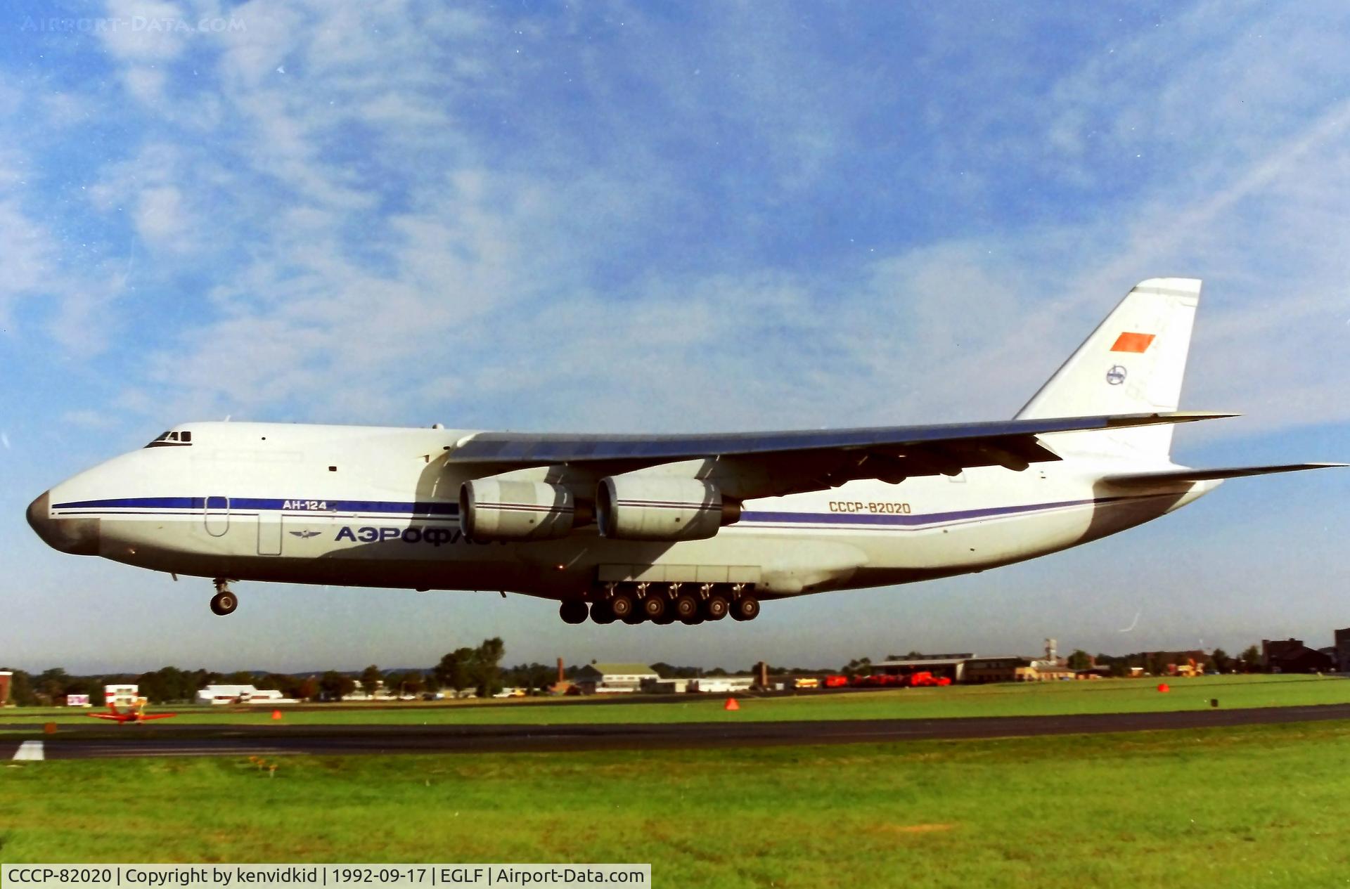 CCCP-82020, 1987 Antonov An-124 Ruslan C/N 19530502001, On short finals to Farnborough after the 1992 Air Show.