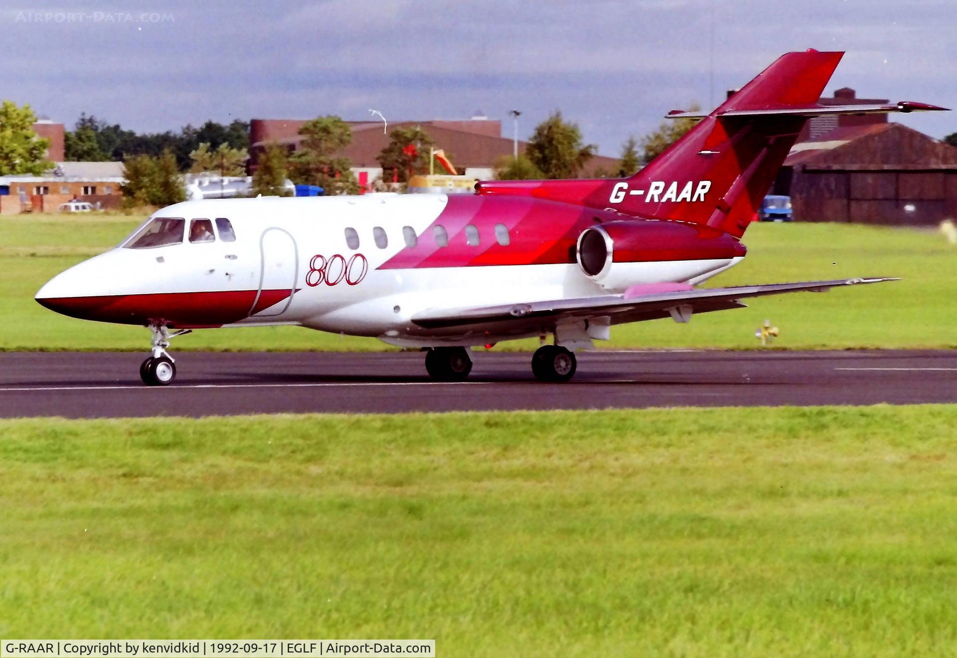 G-RAAR, 1991 British Aerospace BAe.125 Series 800A C/N 258210, Departing after Farnborough after the 1992 Air Show.