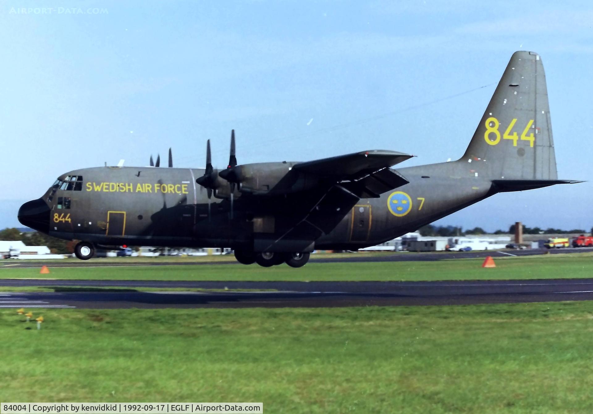 84004, Lockheed C-130H Hercules C/N 382-4881, On short finals to Farnborough after the 1992 Air Show.