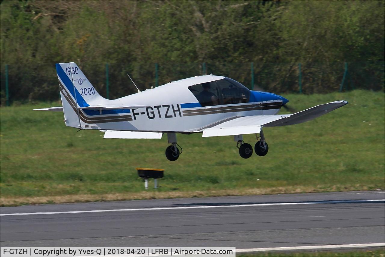 F-GTZH, Robin DR-400-120 Petit Prince C/N 2455, Robin DR-400-120 Petit Prince, Landing Rwy 07R, Brest-Bretagne Airport (LFRB-BES)