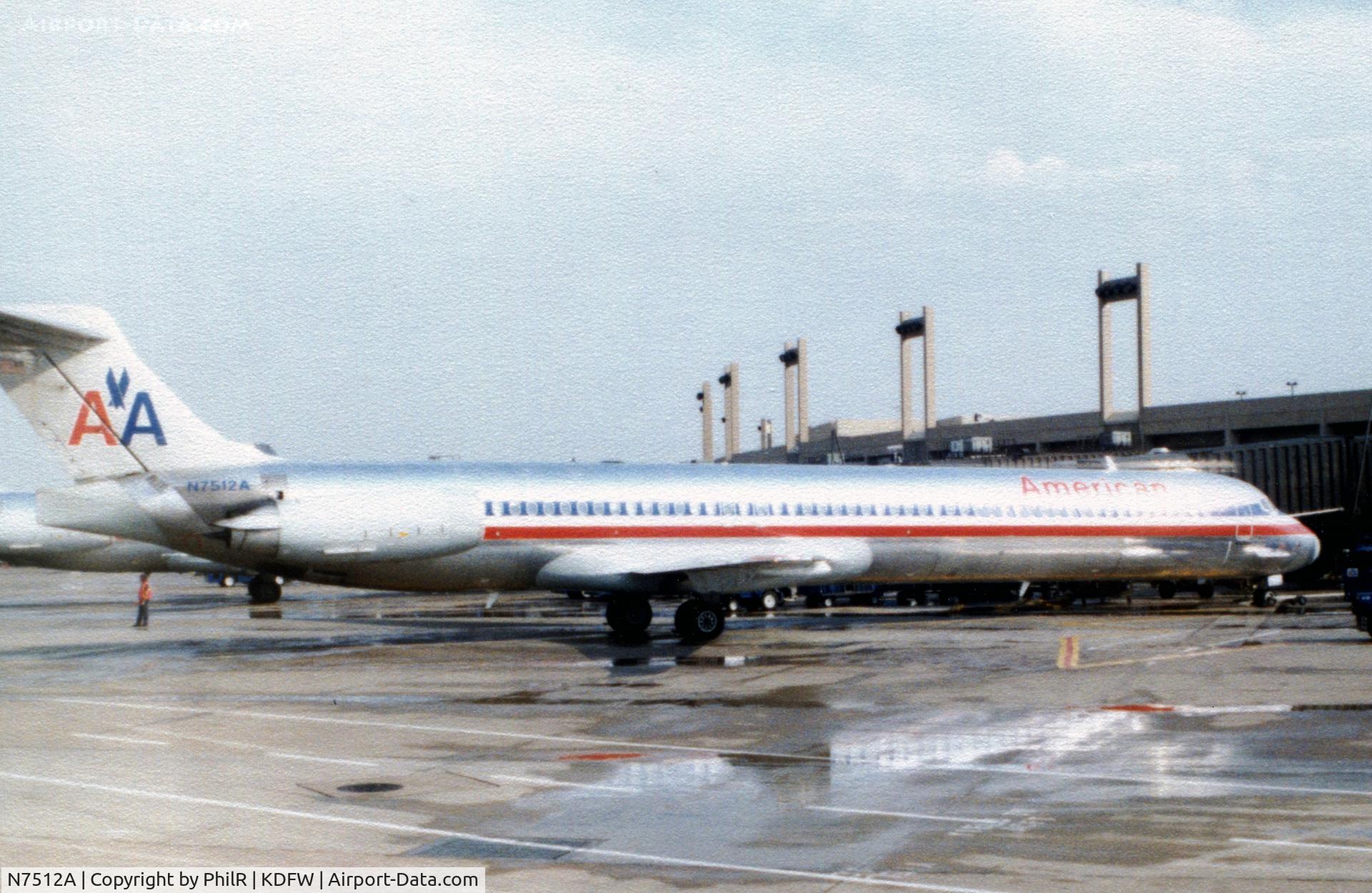 N7512A, 1989 McDonnell Douglas MD-82 (DC-9-82) C/N 49806, N7512A 1989 MD82 American DFW