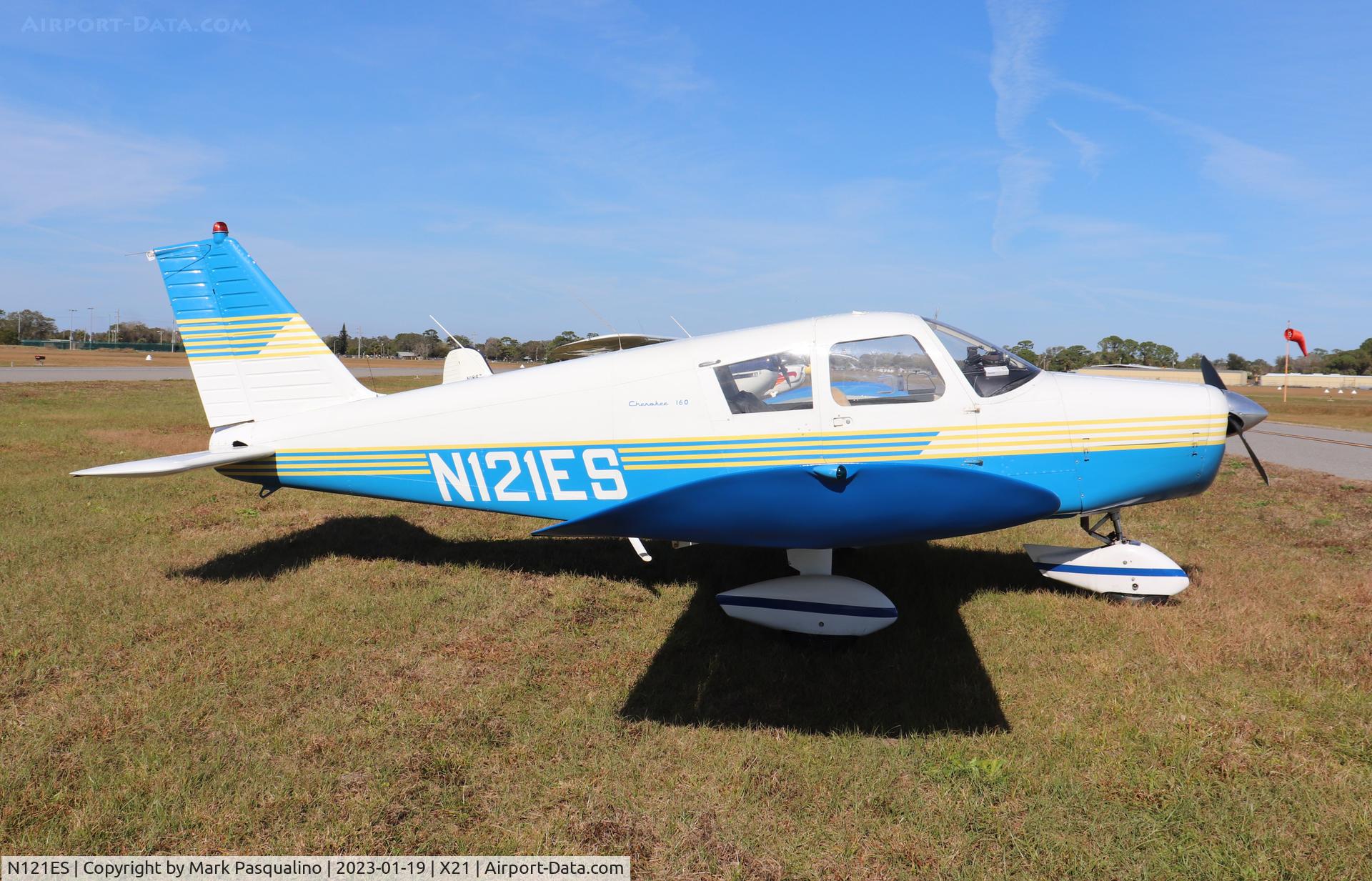 N121ES, 1971 Piper PA-28-140 C/N 28-7125383, Piper PA-28-140