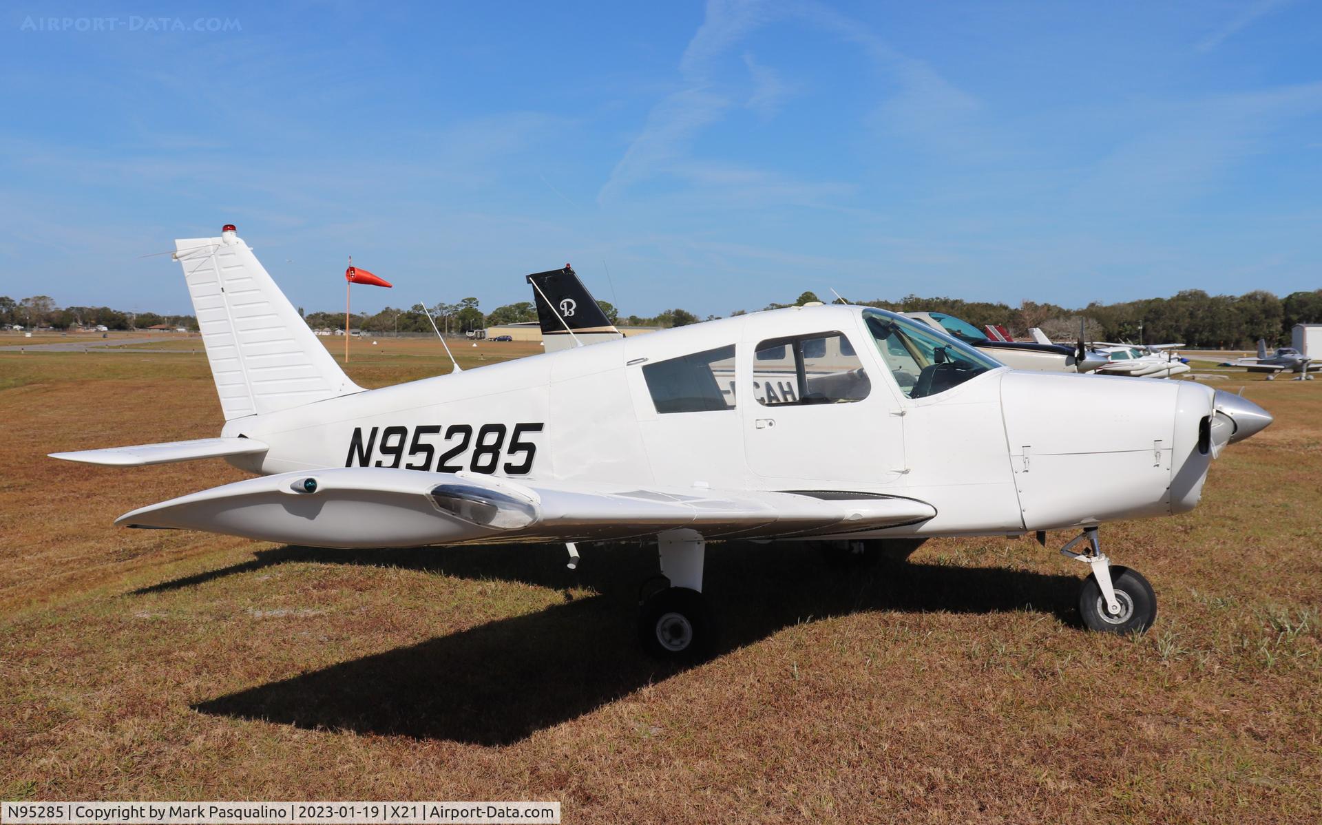 N95285, 1969 Piper PA-28-140 C/N 28-25875, Piper PA-28-10