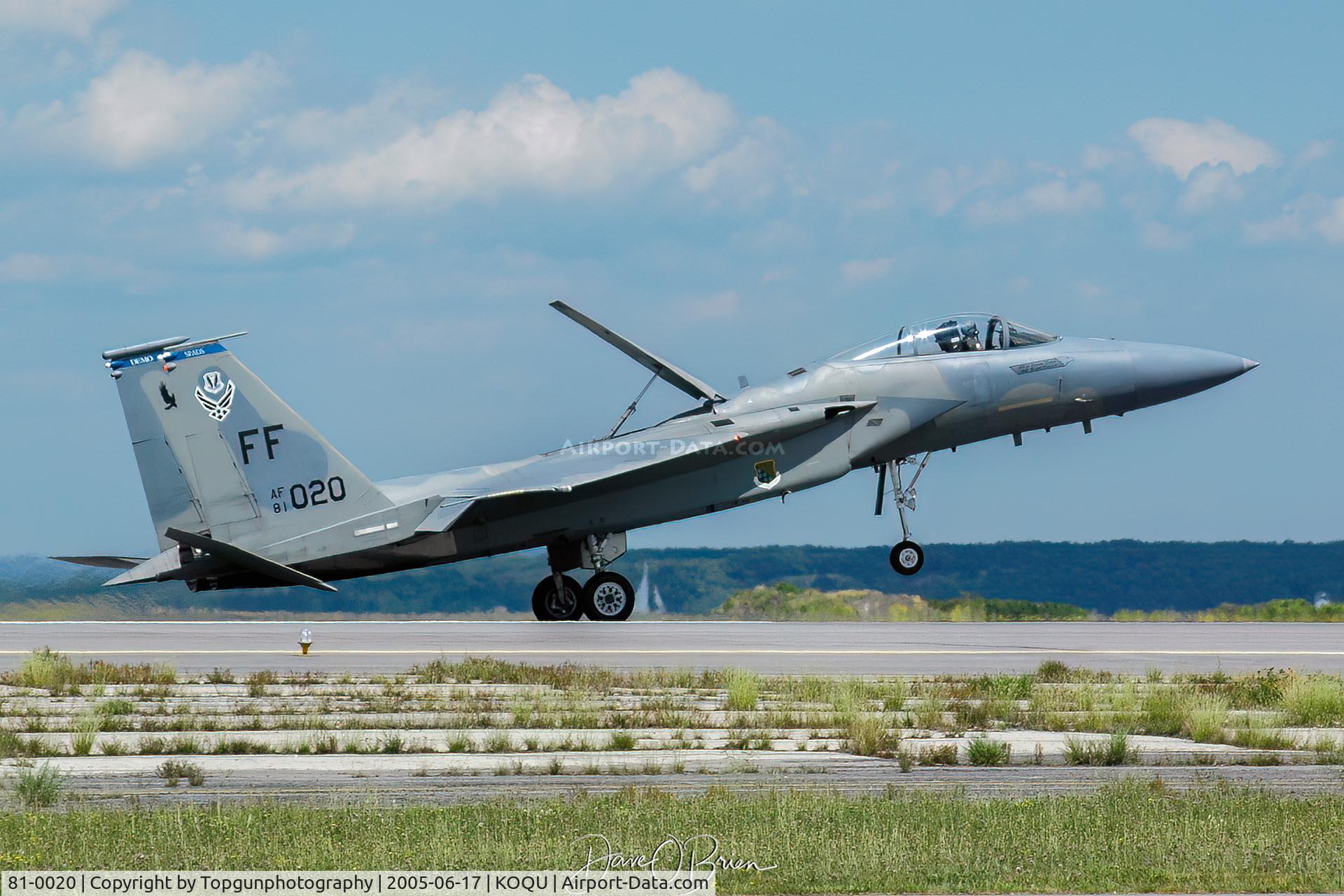81-0020, 1981 McDonnell Douglas F-15C Eagle C/N 0733/C203, rolling it out to the end