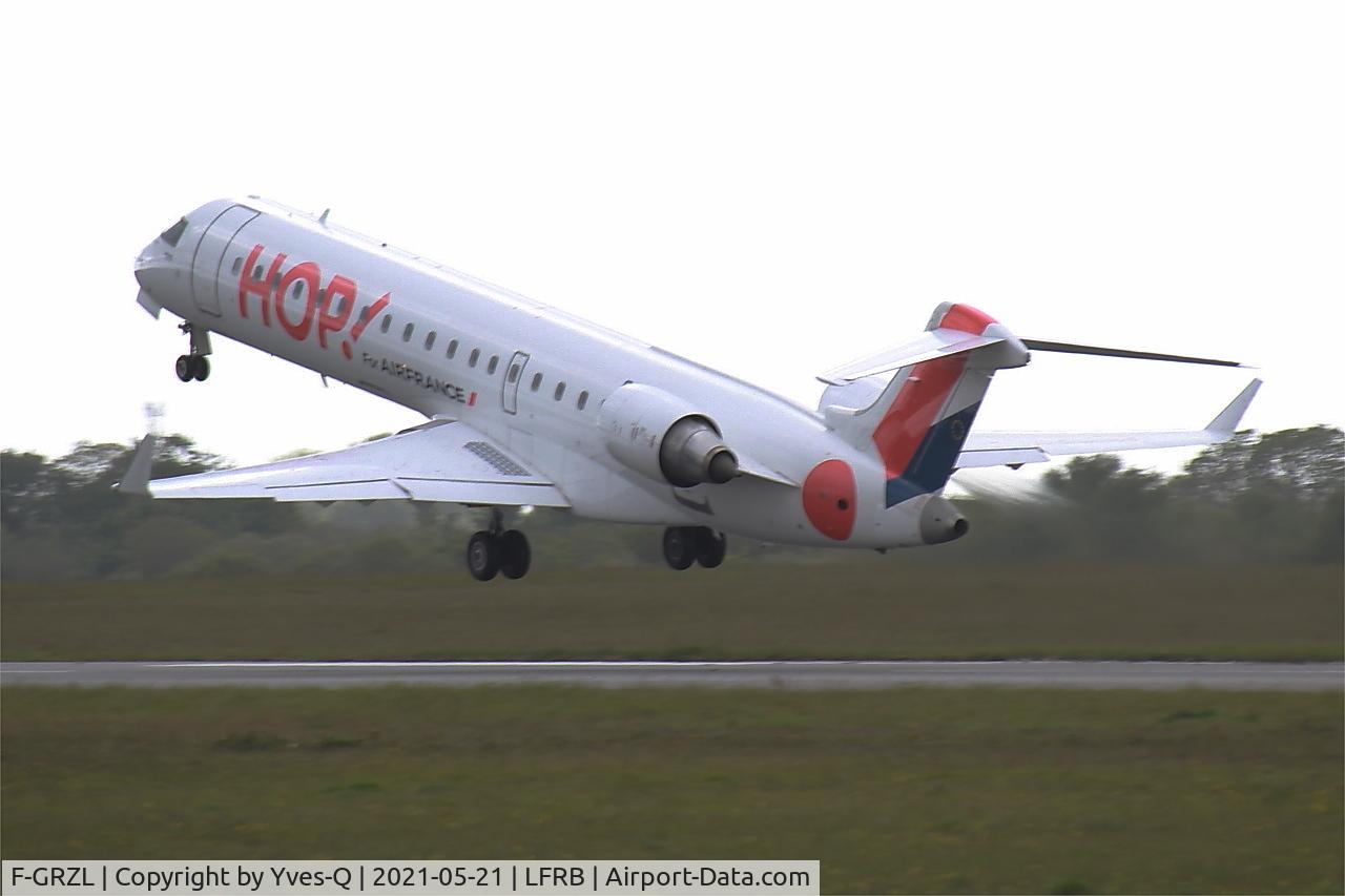 F-GRZL, 2006 Bombardier CRJ-700 (CL-600-2C10) Regional Jet C/N 10245, Bombardier CRJ-700, Take off Rwy 25L, Brest-Bretagne Airport (LFRB-BES)