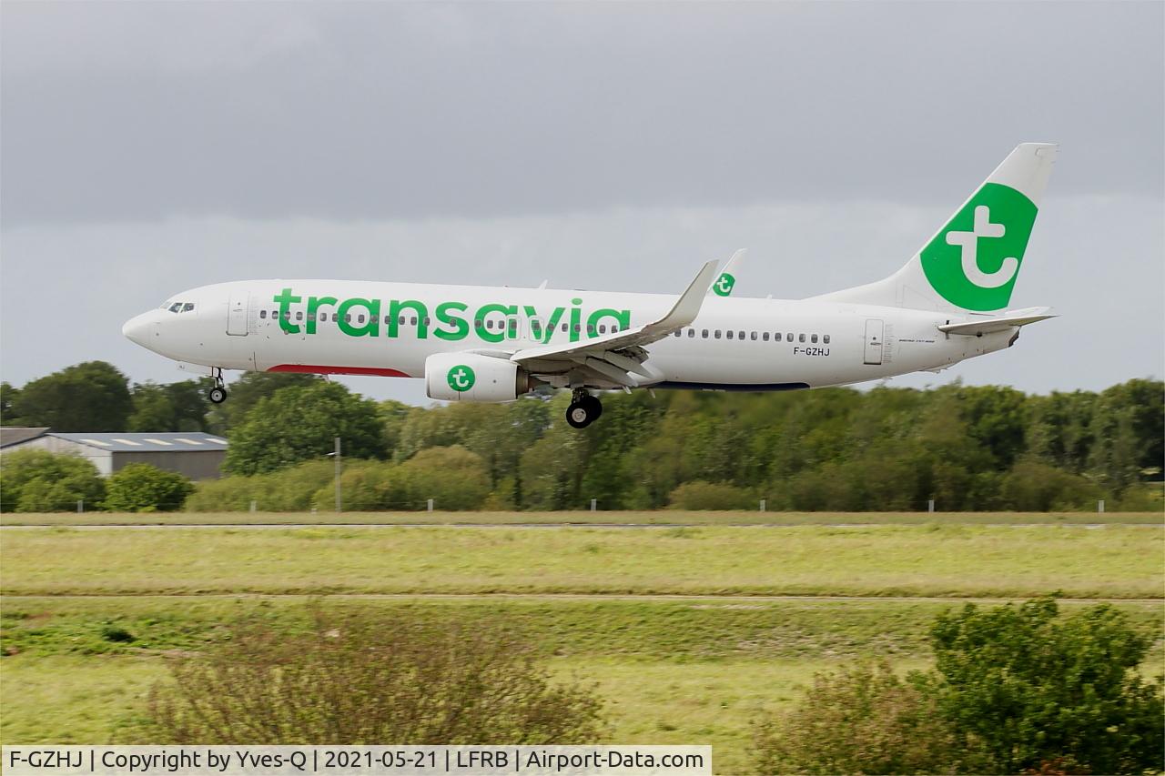 F-GZHJ, 2013 Boeing 737-86J C/N 37778, Boeing 737-86J, SOn final rwy 25L, Brest-Bretagne Airport (LFRB-BES)