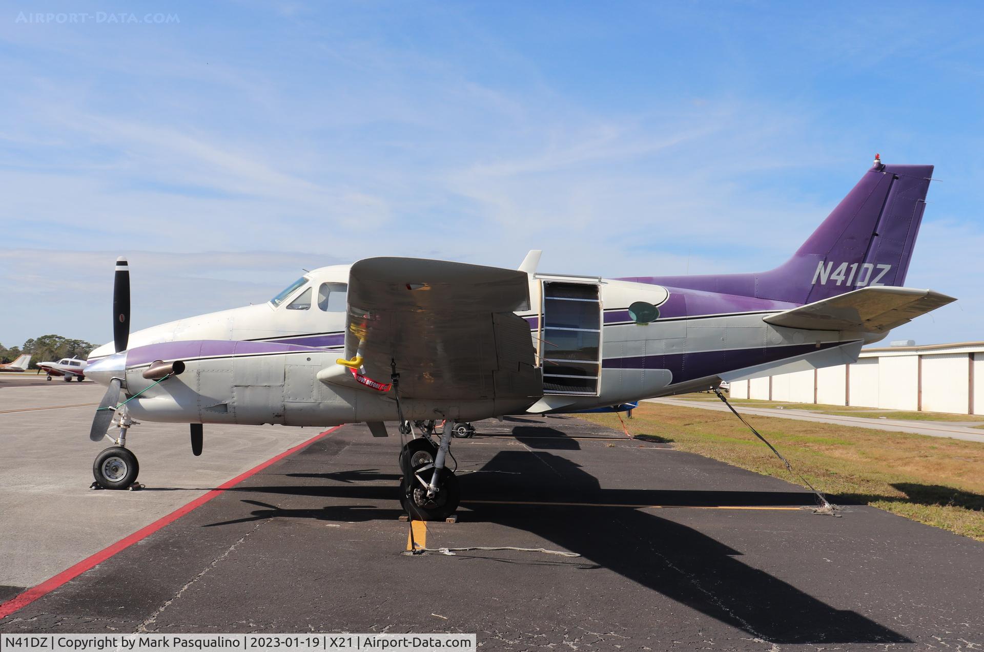 N41DZ, 1967 Beech 65-A90 C/N LJ-269, Beech A90