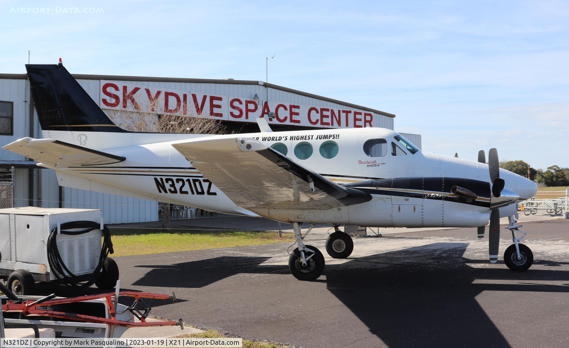 N321DZ, 1968 Beech B90 King Air C/N LJ-367, Beech B90