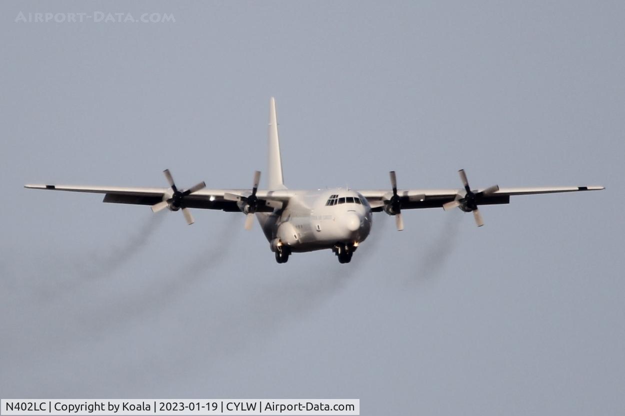 N402LC, 1976 Lockheed L-100-30 Hercules (L-382G) C/N 382-4698, Smoky approach.