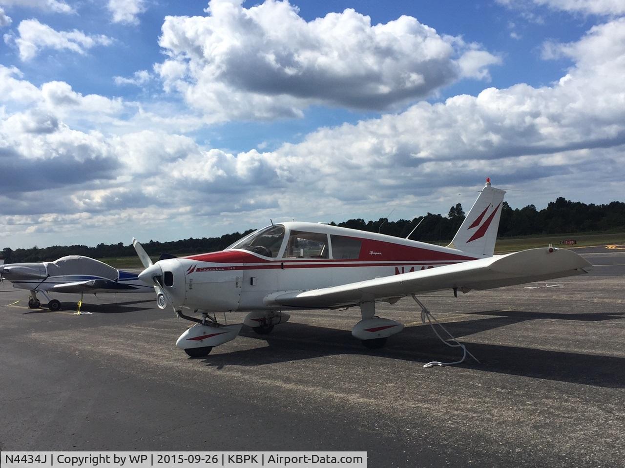 N4434J, 1967 Piper PA-28-140 C/N 28-22838, On the ramp at KBPK.