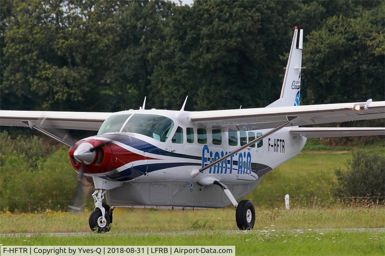 F-HFTR, 2008 Cessna 208B Grand Caravan C/N 208B-2041, Cessna 208B Grand Caravan, U-Turn rwy 25L, Brest-Bretagne airport (LFRB-BES)