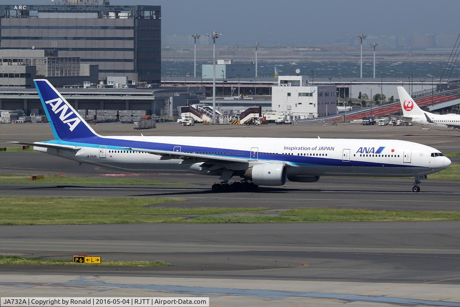 JA732A, 2005 Boeing 777-381/ER C/N 27038, at hnd