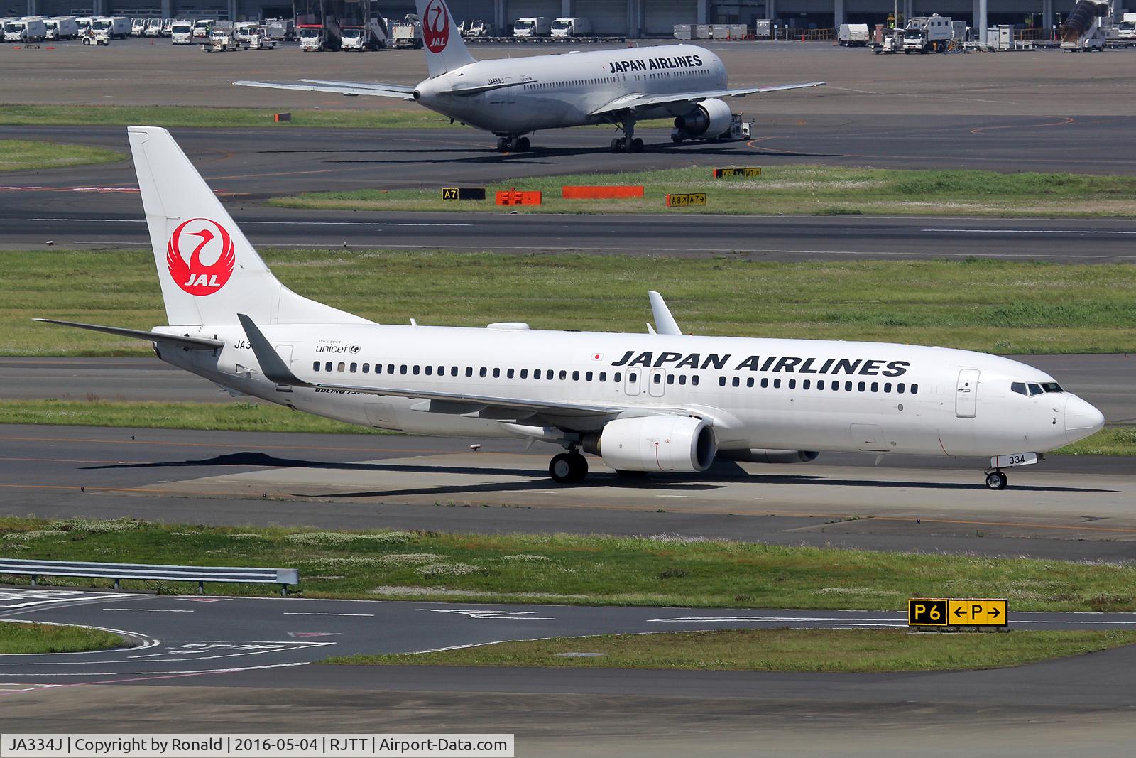 JA334J, 2010 Boeing 737-846 C/N 40349, at hnd