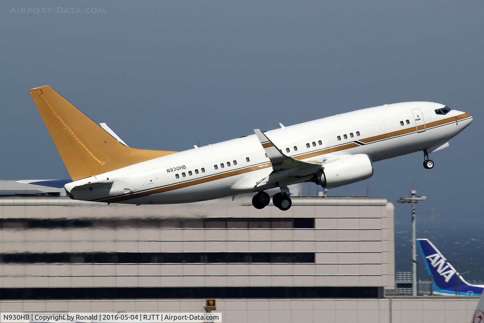 N930HB, Boeing 737-7ZH C/N 38751, at hnd