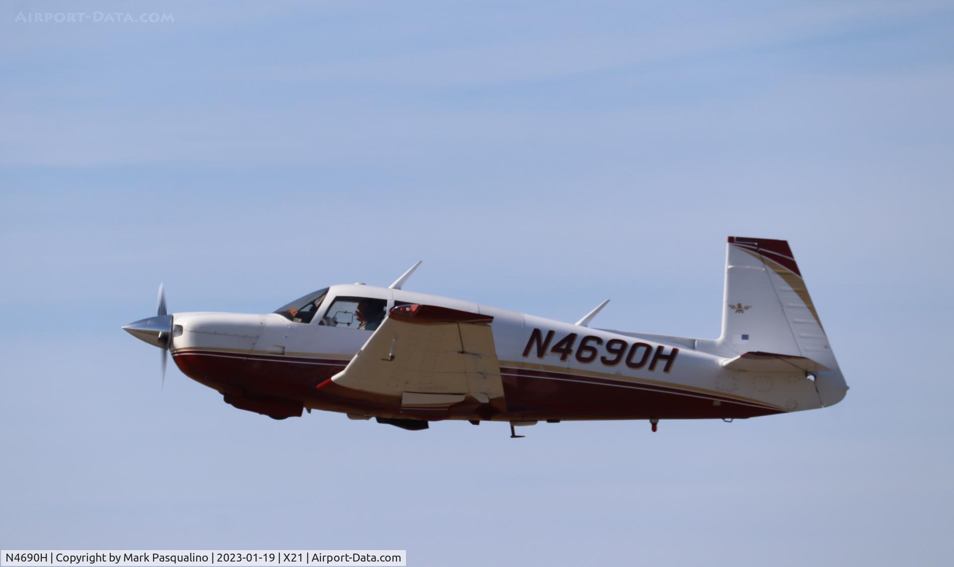 N4690H, 1979 Mooney M20J 201 C/N 24-0809, Mooney M20J
