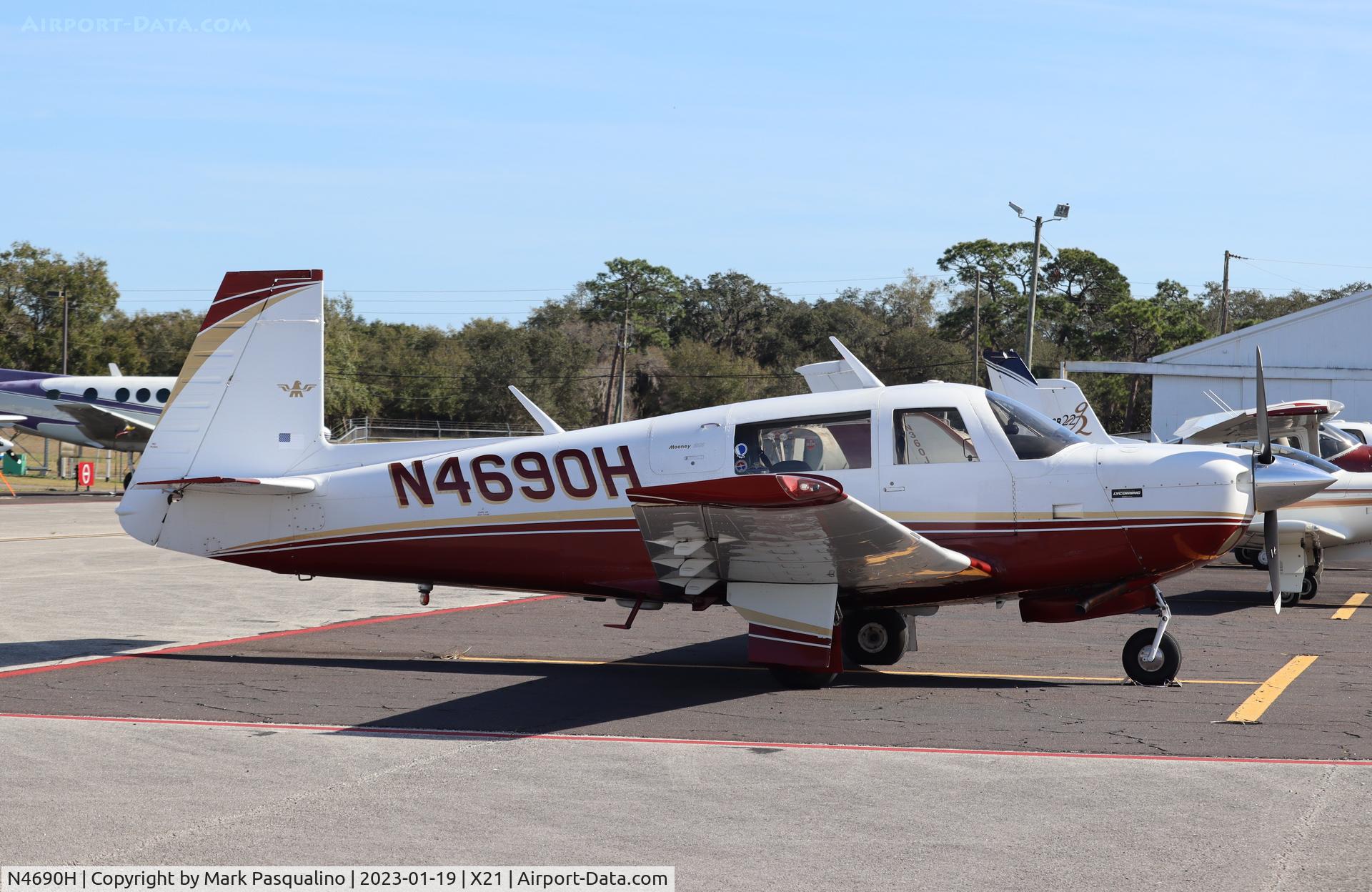 N4690H, 1979 Mooney M20J 201 C/N 24-0809, Mooney M20J