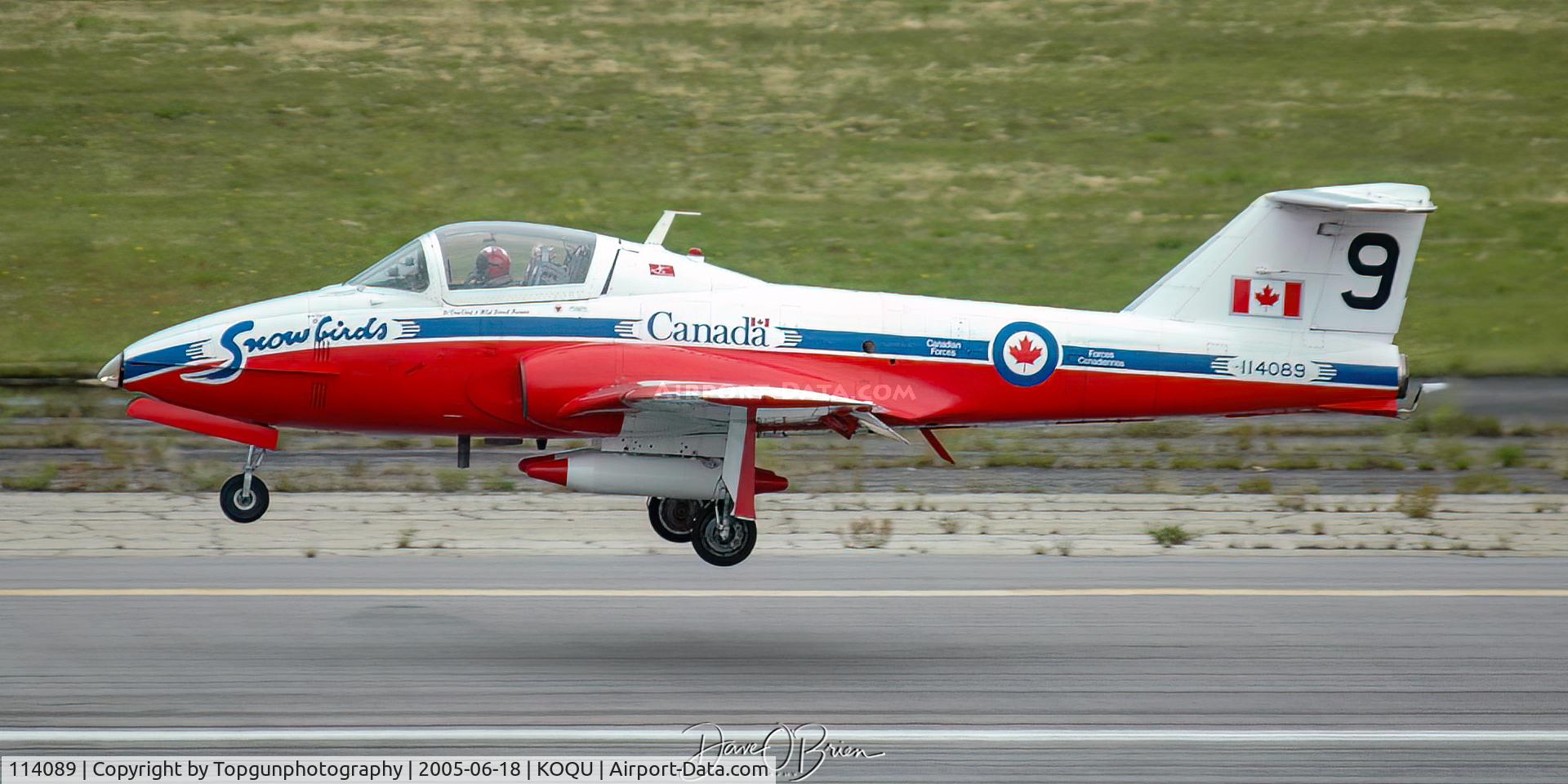 114089, Canadair CT-114 Tutor C/N 1089, Snowbird #9 lifts off