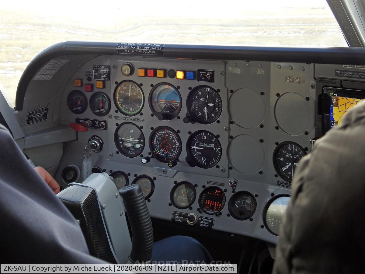ZK-SAU, Gippsland GA-8-TC320 Airvan C/N GA8-TC320-09-144, Nice office :-)