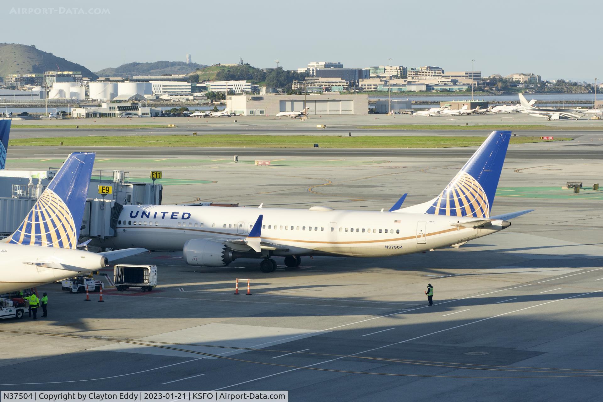 N37504, 2018 Boeing 737-9 MAX C/N 43435, SFO 2023.