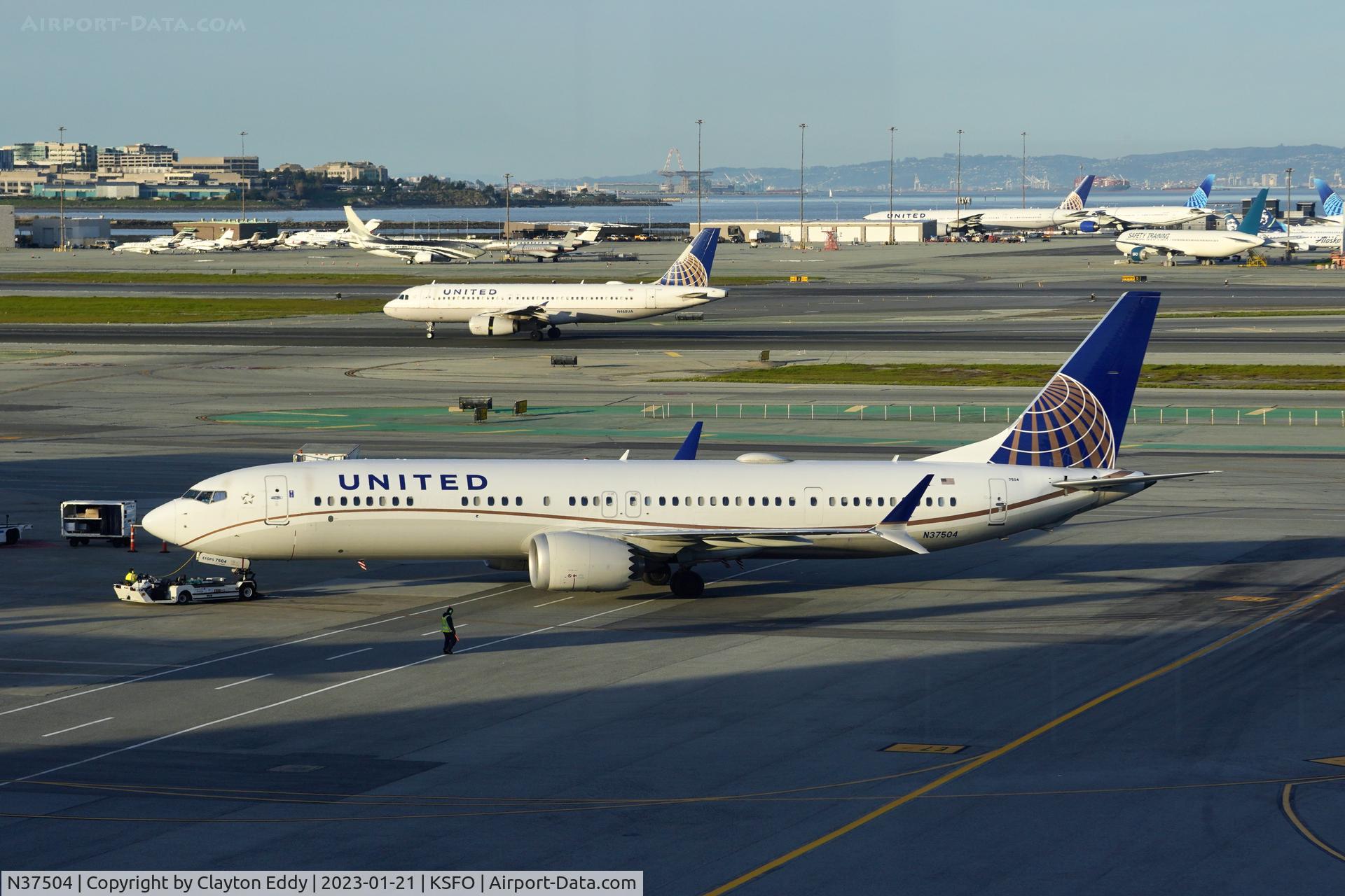 N37504, 2018 Boeing 737-9 MAX C/N 43435, SFO 2023.