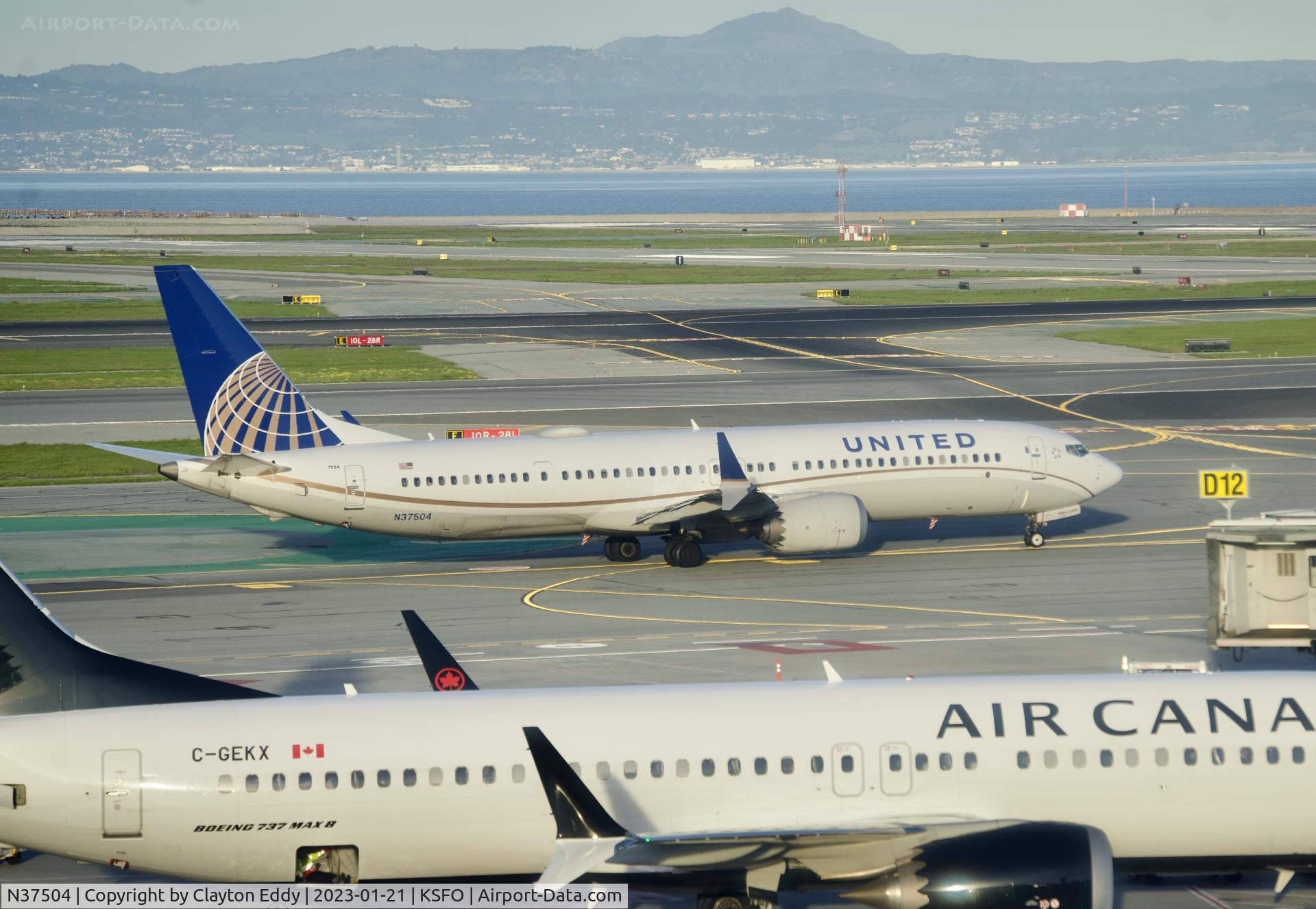 N37504, 2018 Boeing 737-9 MAX C/N 43435, SFO 2023.