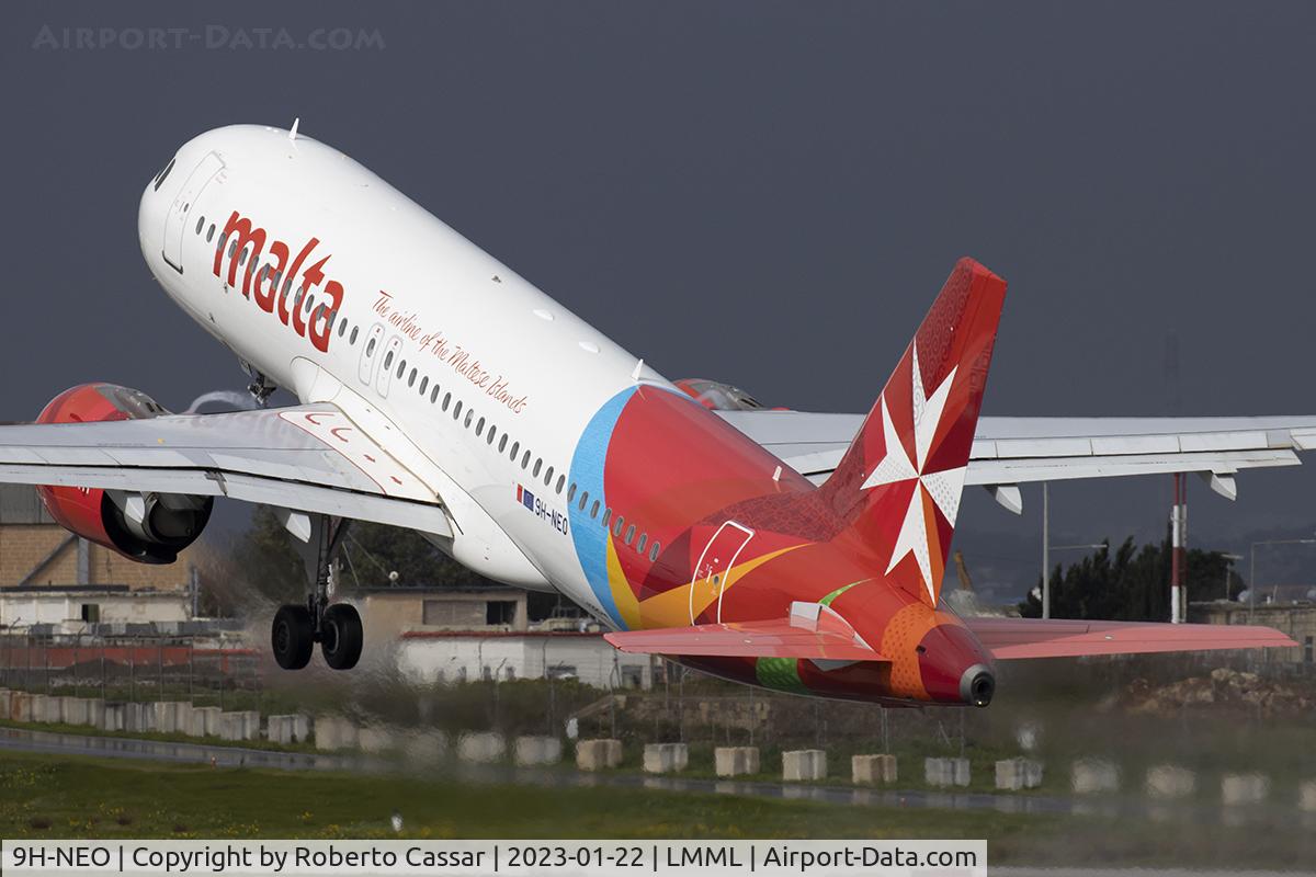 9H-NEO, 2017 Airbus A320-251N C/N 7875, Runway 31