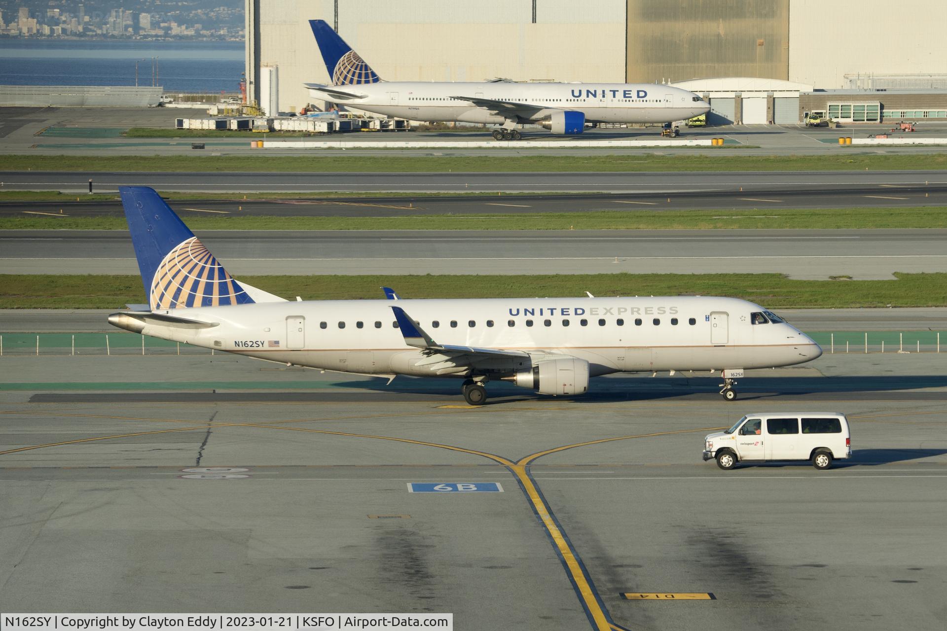 N162SY, 2016 Embraer 175LR (ERJ-170-200LR) C/N 17000576, SFO 2023.