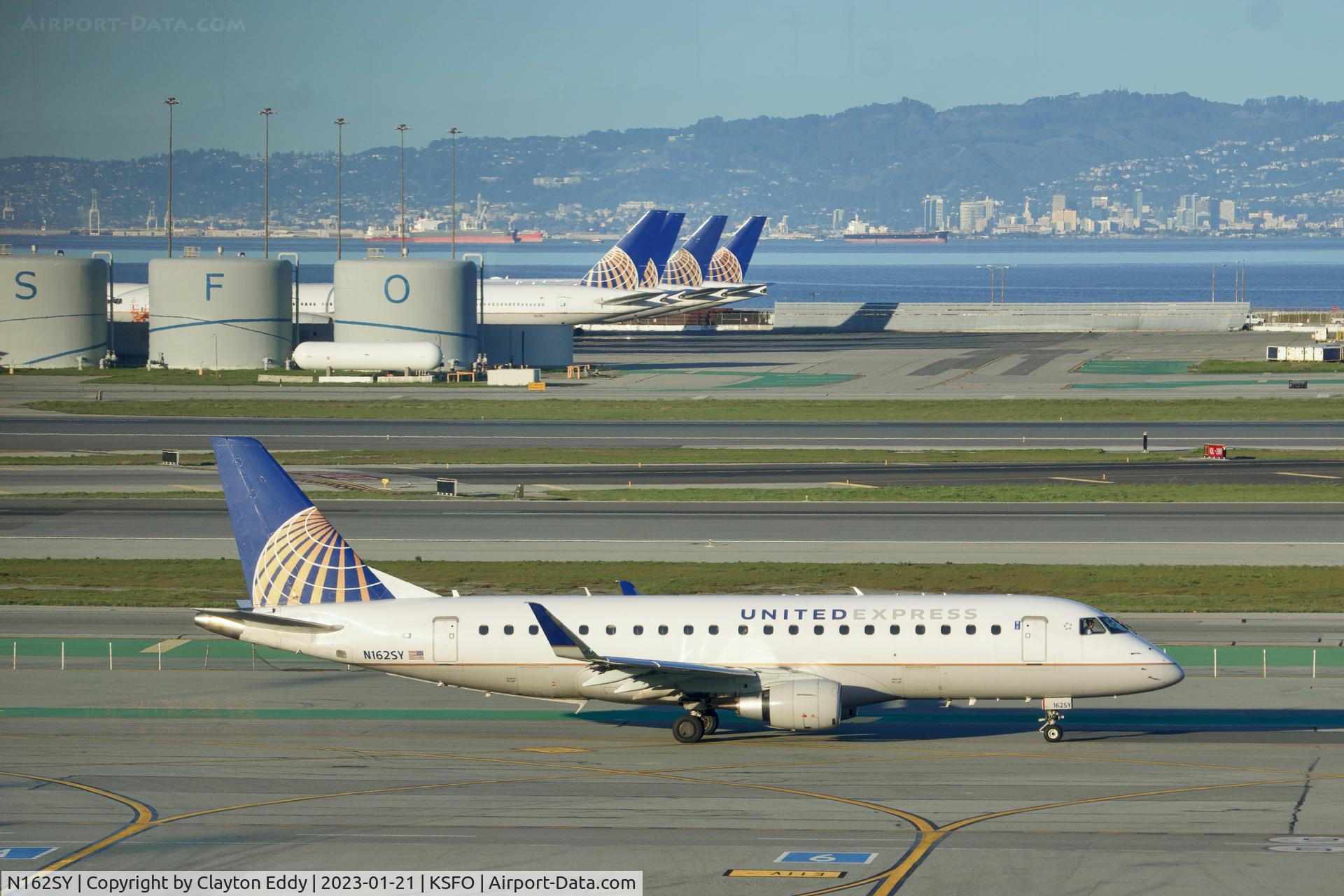N162SY, 2016 Embraer 175LR (ERJ-170-200LR) C/N 17000576, SFO 2023.