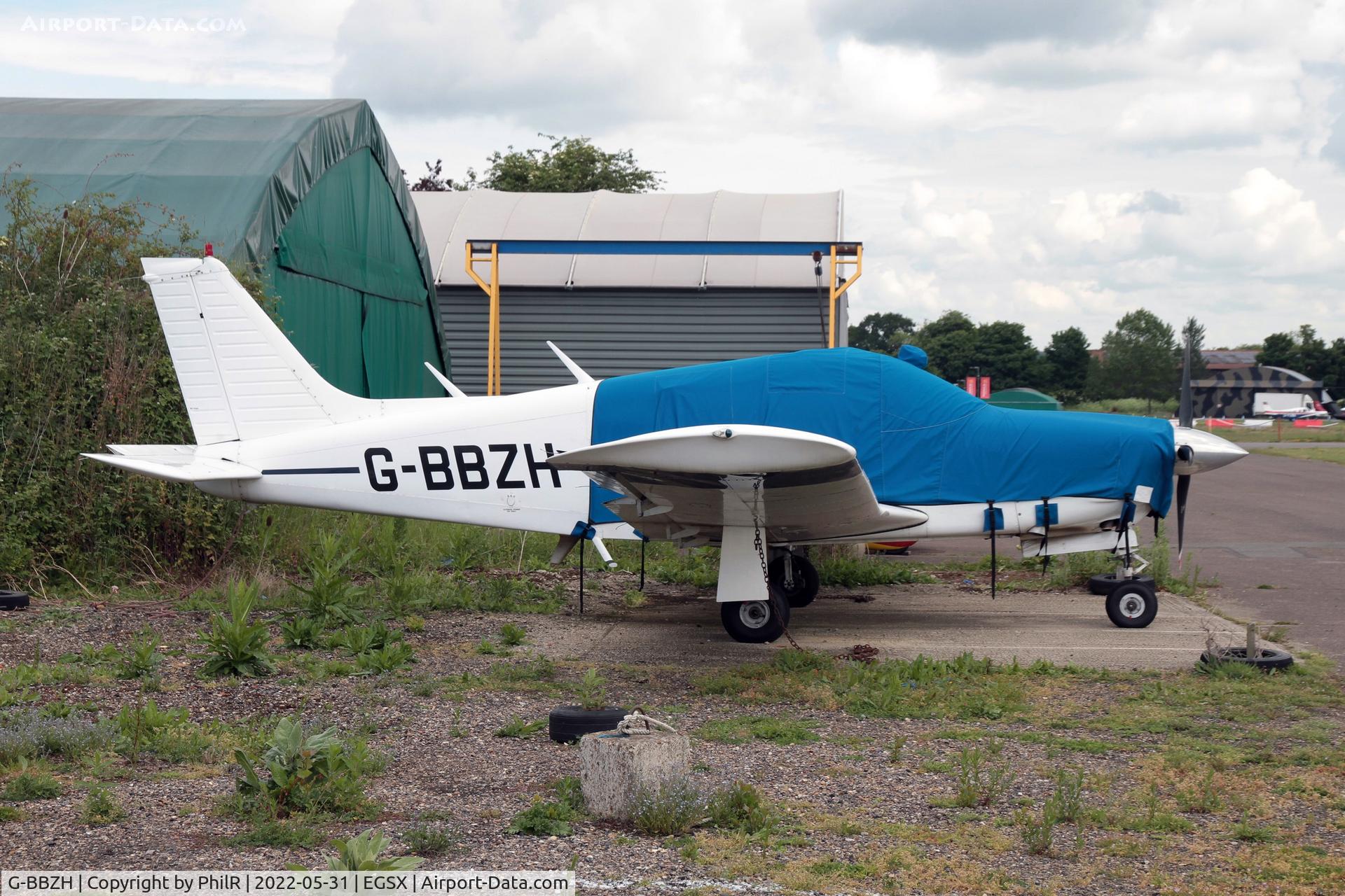 G-BBZH, 1973 Piper PA-28R-200-2 Cherokee Arrow II C/N 28R-7435102, G-BBZH 1973 Piper PA-28R Cherokee Arrow North Weald