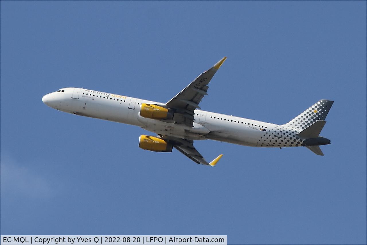 EC-MQL, 2017 Airbus A321-231 C/N 7621, Airbus A321-231, Climbing from rwy 24, Paris-Orly airport (LFPO-ORY)