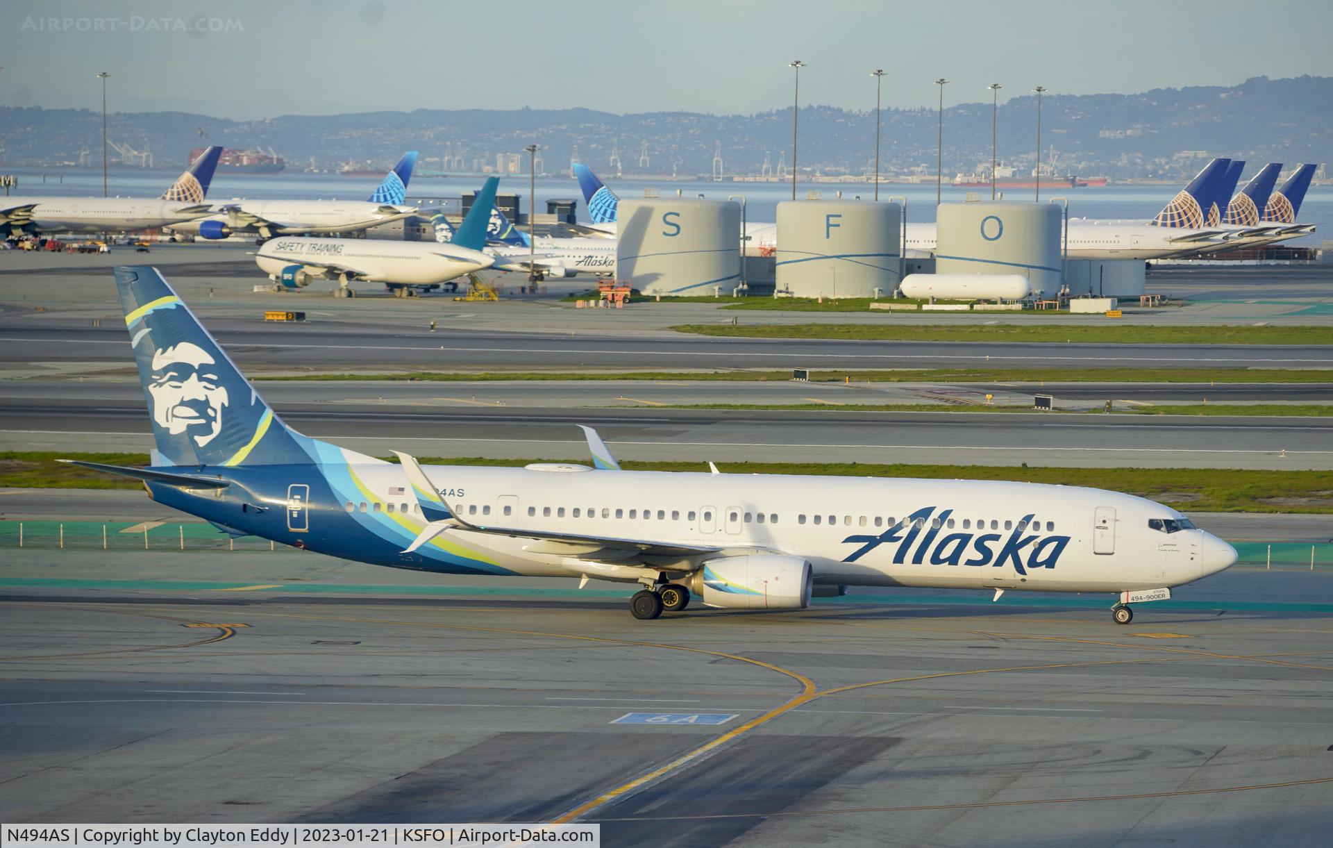 N494AS, 2016 Boeing 737-990/ER C/N 41729, SFO 2023.