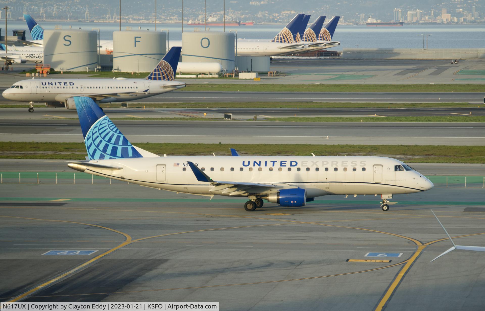 N617UX, 2019 Embraer 175LR (ERJ-170-200LR) C/N 17000819, SFO 2023.