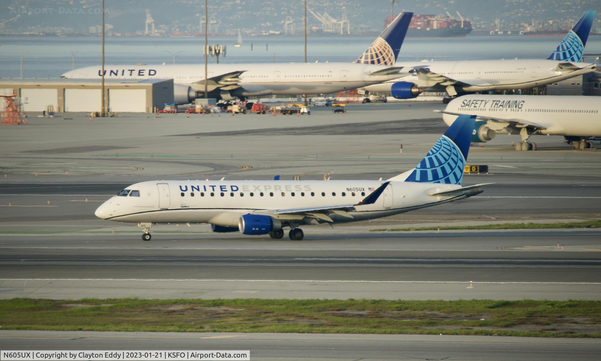 N605UX, 2019 Embraer 175LR (ERJ-170-200LR) C/N 17000802, SFO 2023.